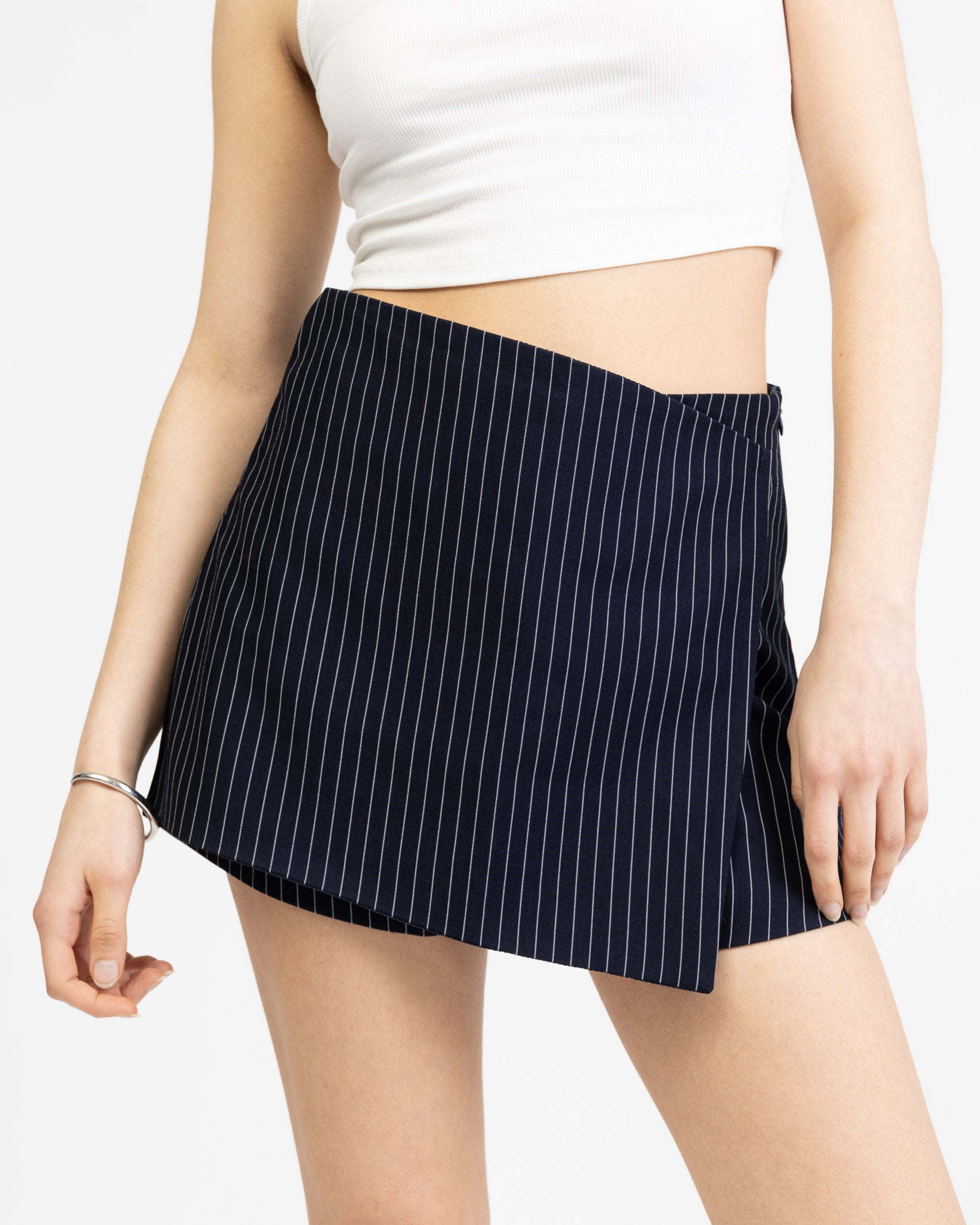 Gestreifter Skort in Wickeloptik