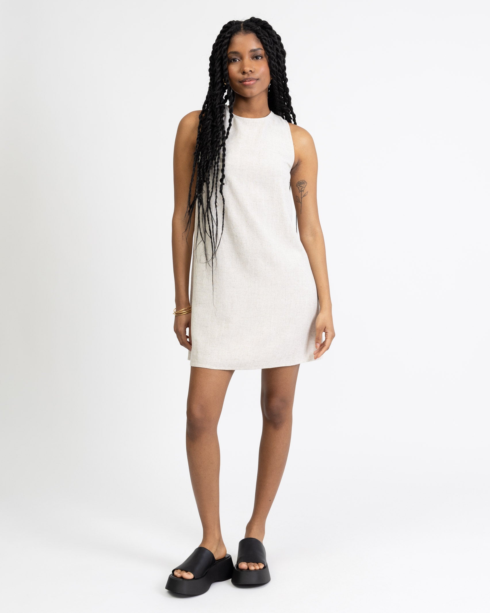 Rückenfreies Minikleid aus Leinen-Mix