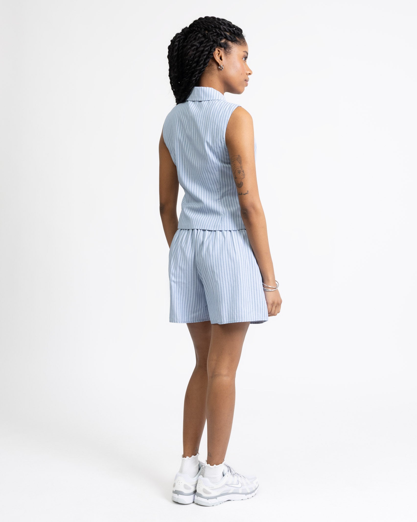 Gestreifte Kurzarmbluse mit Reißverschluss