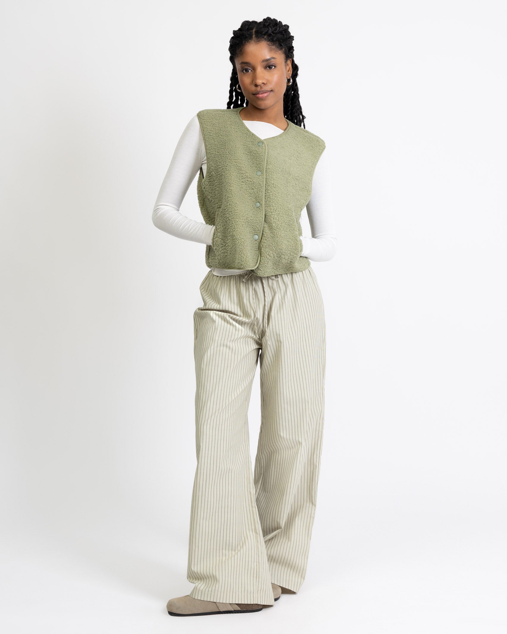 Einfarbige Weste mit Druckknöpfen