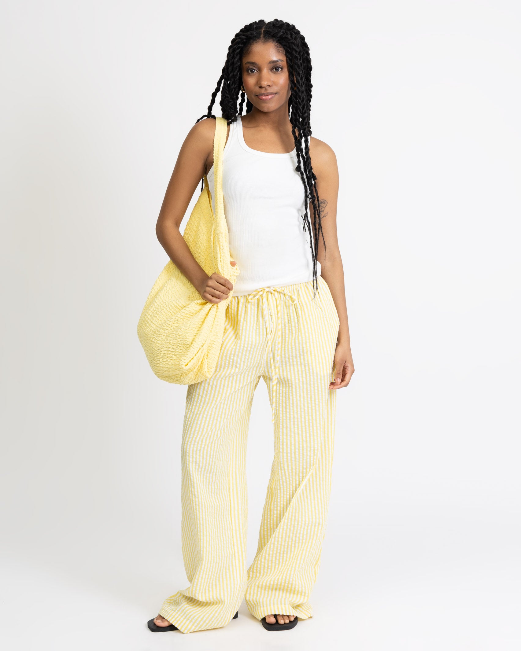 Lockere, gestreifte Stoffhose