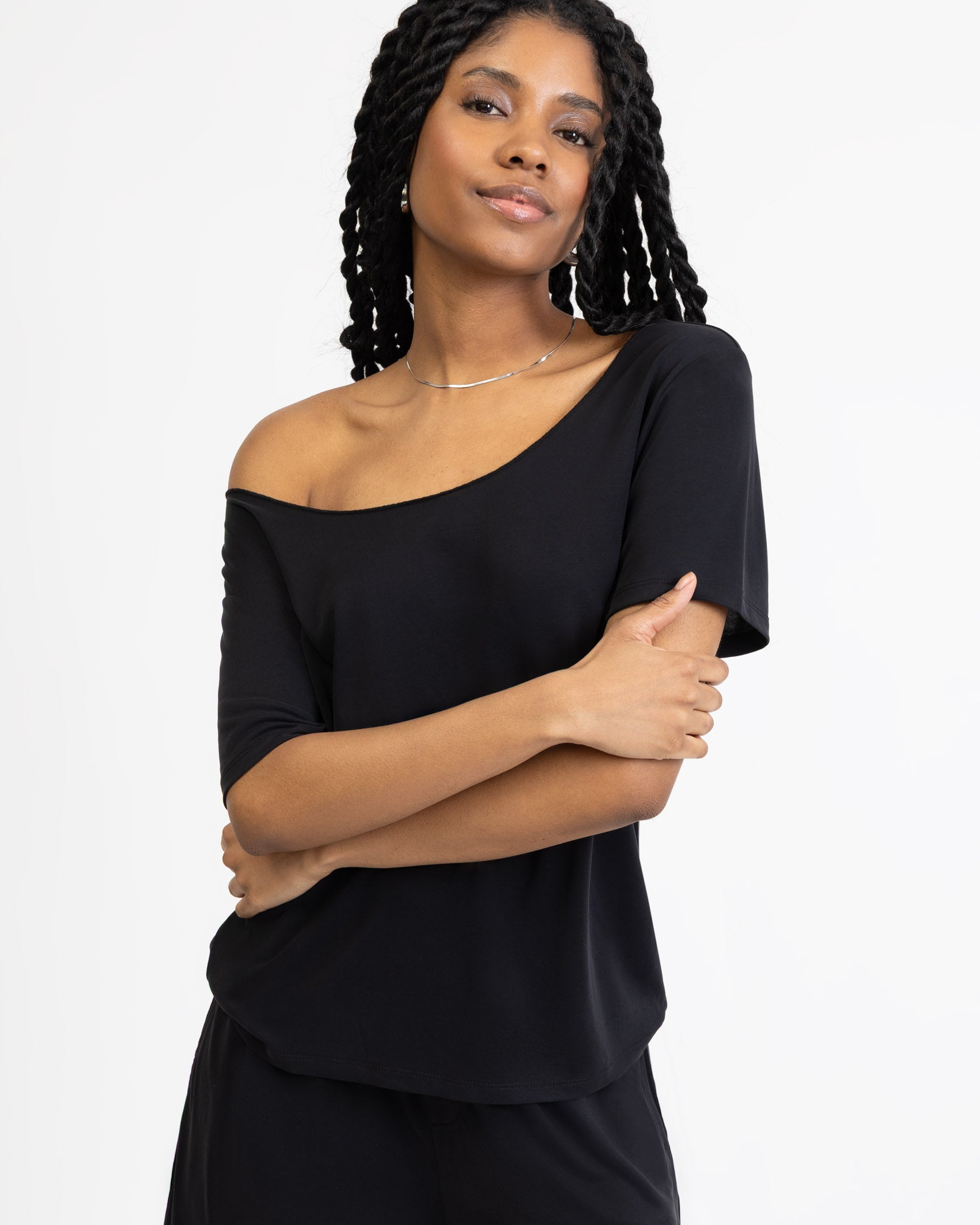 Weiches schulterfreies T-Shirt