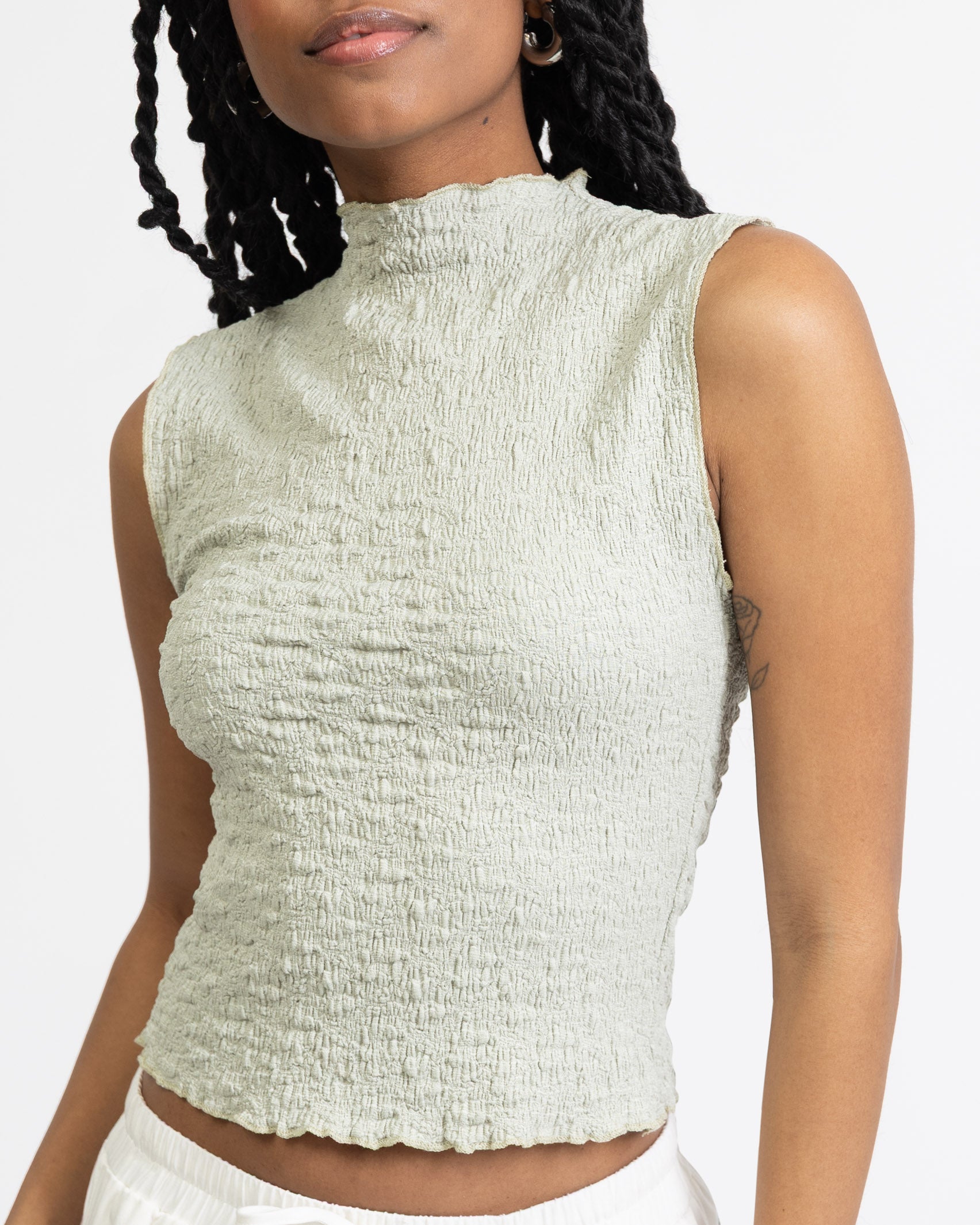 Top mit gecrinkeltem Material