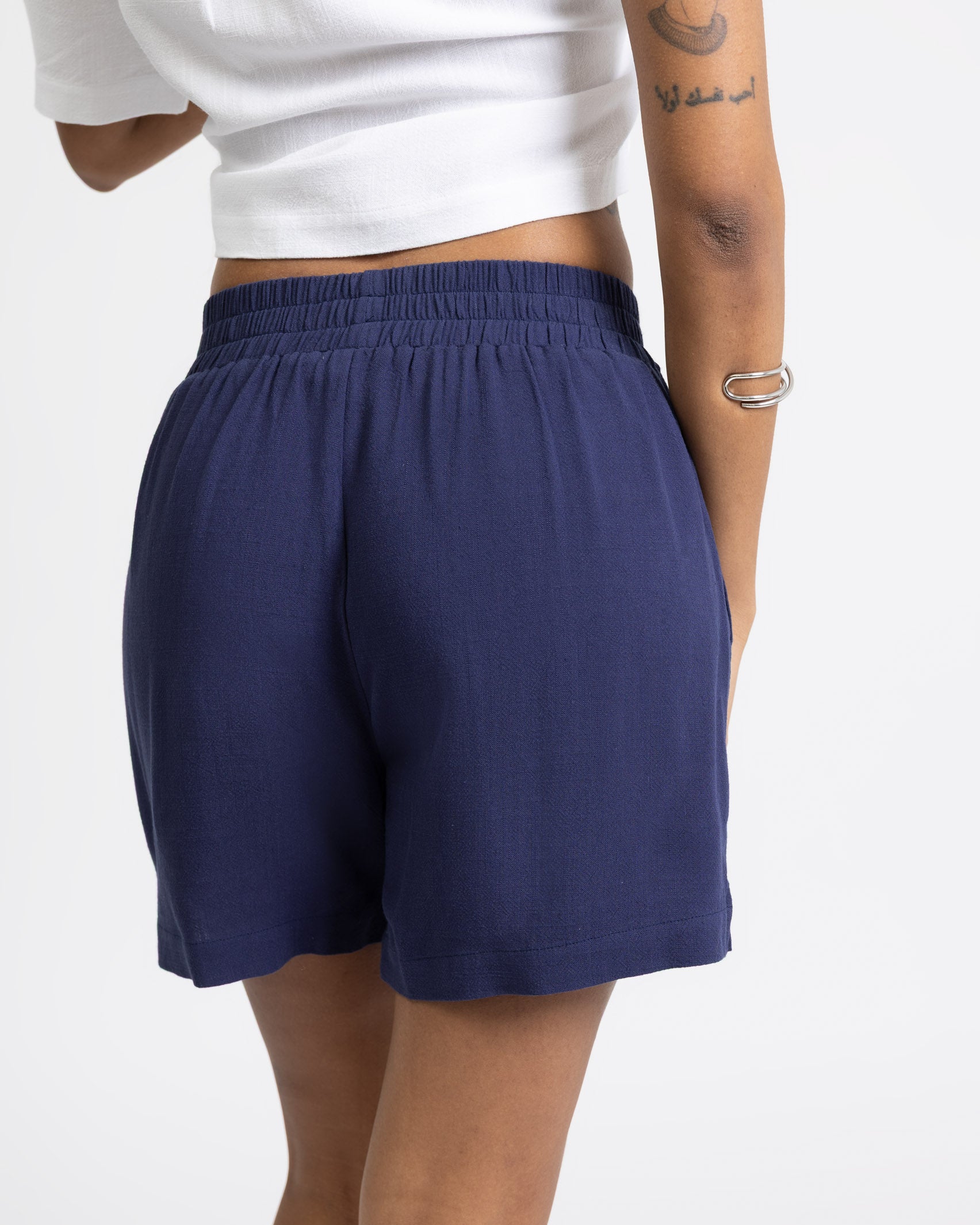 Kurze Shorts aus Leinen-Mix