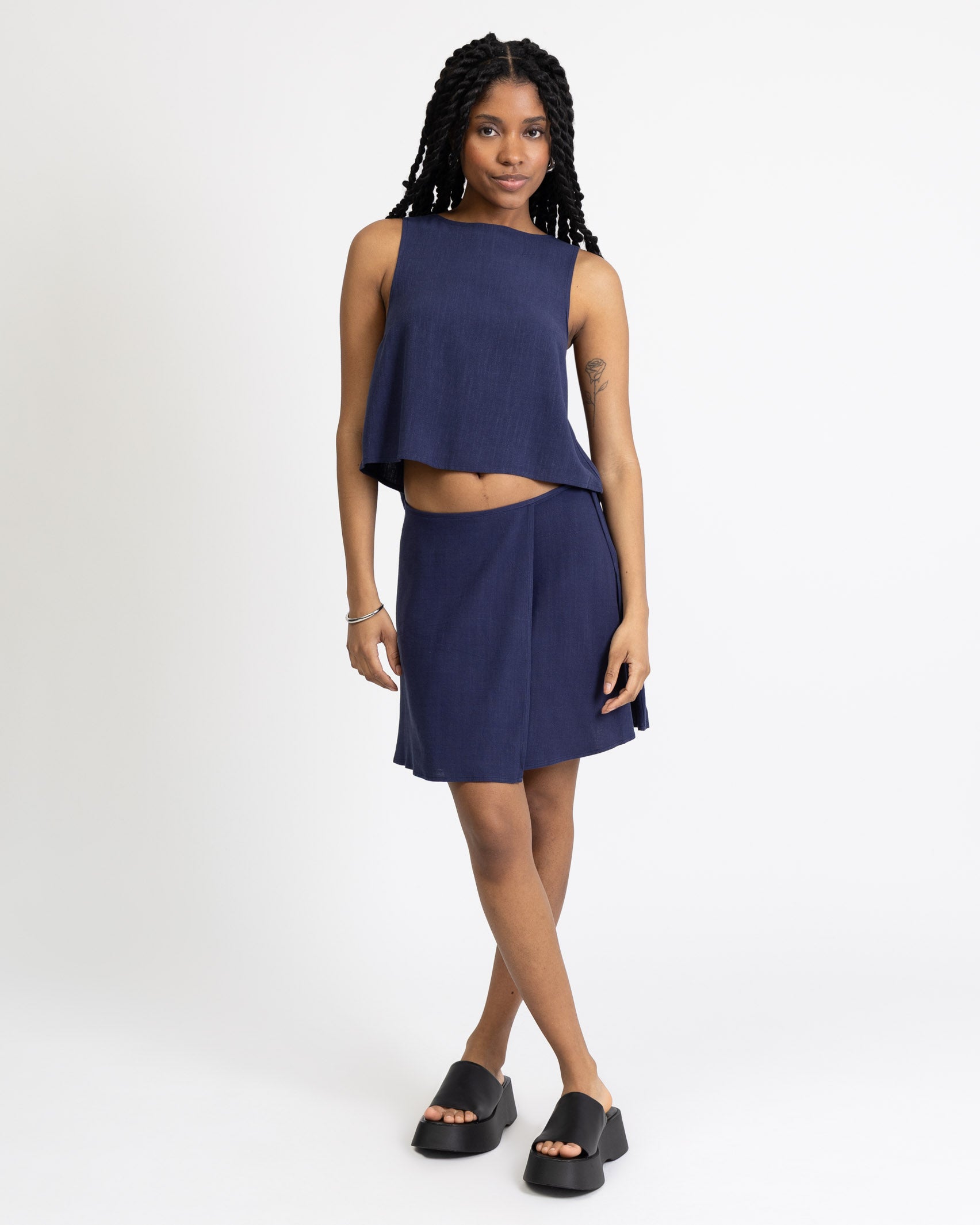 Kurzer Wickelrock aus Leinen-Mix