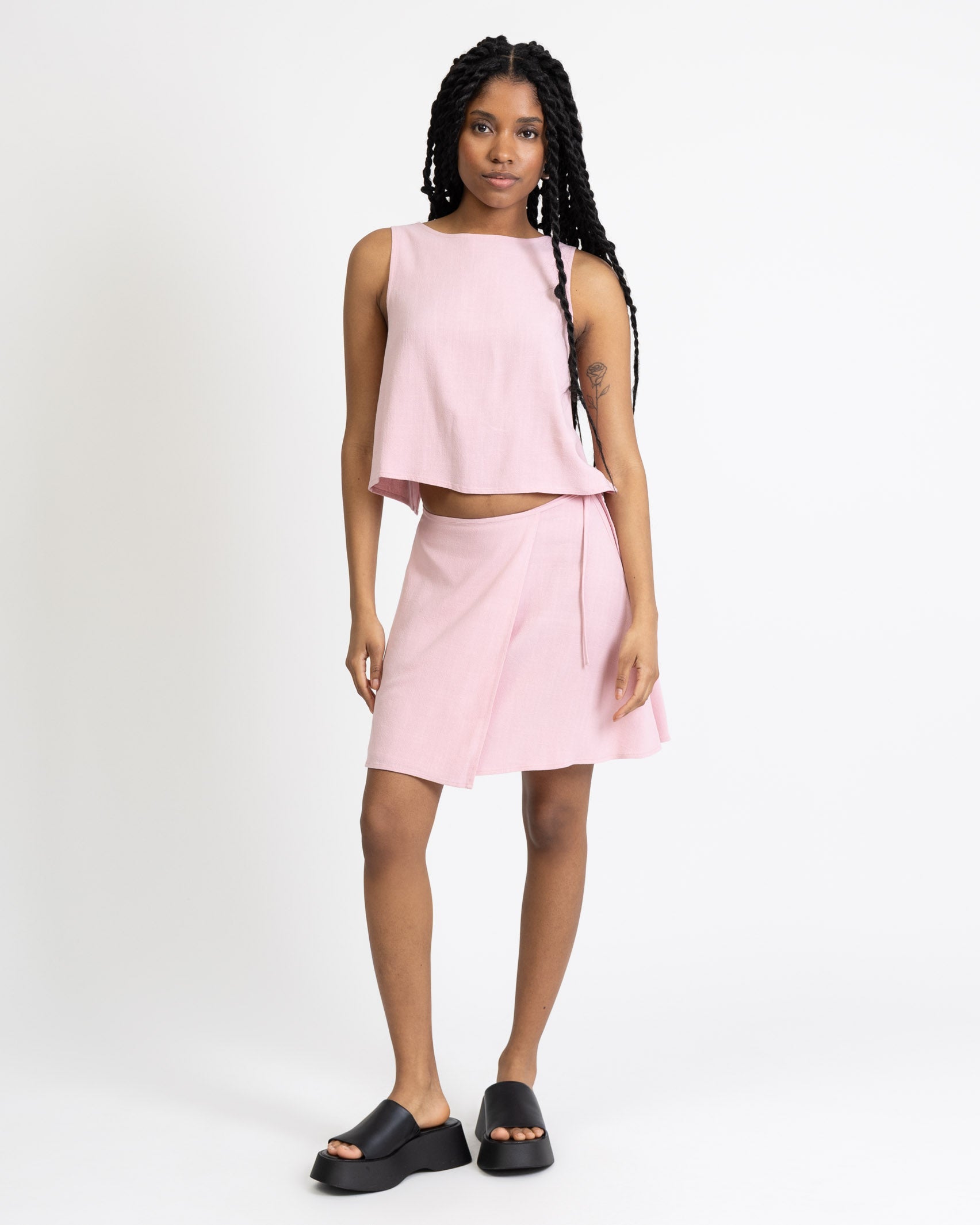 Kurzer Wickelrock aus Leinen-Mix