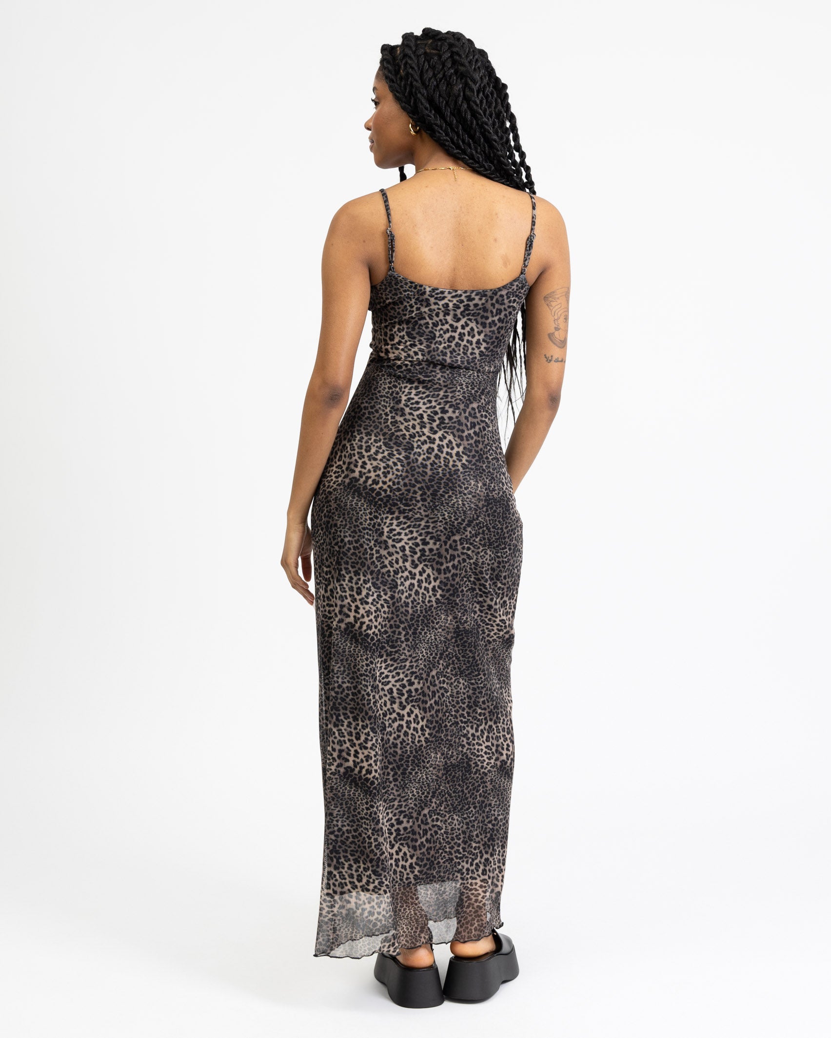 Maxikleid aus Mesh mit Leoprint