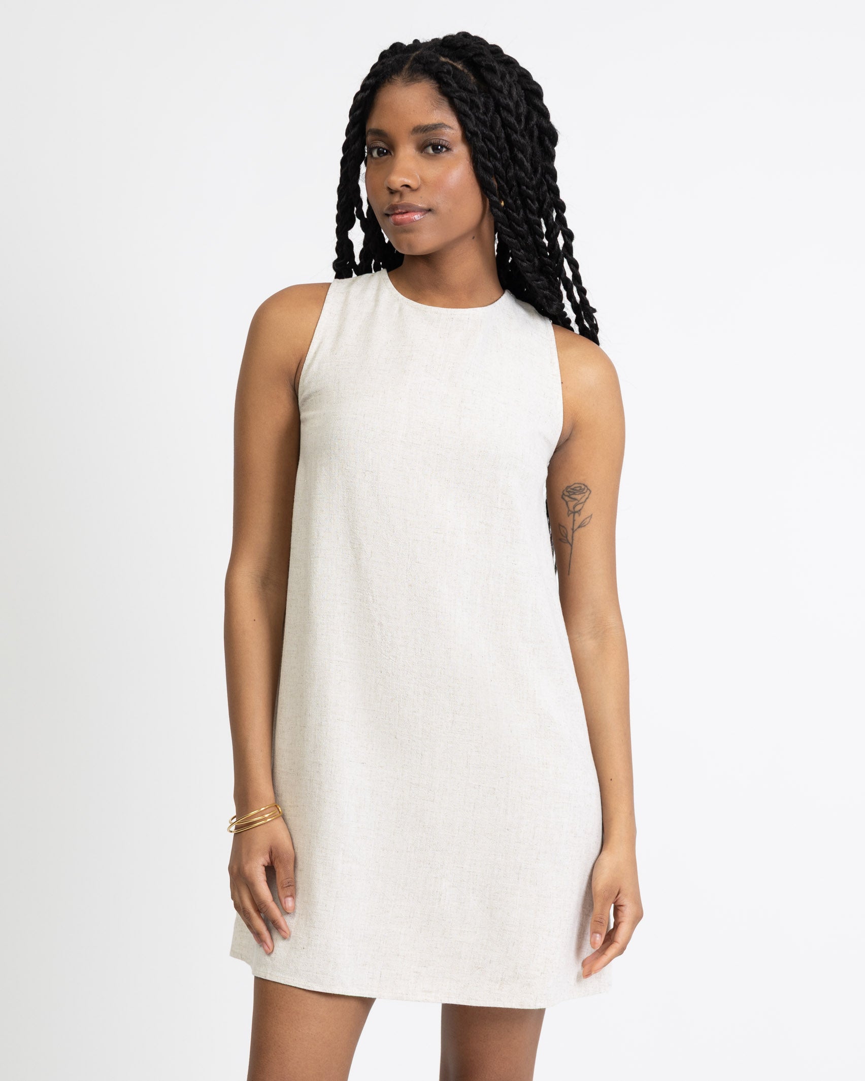 Rückenfreies Minikleid aus Leinen-Mix