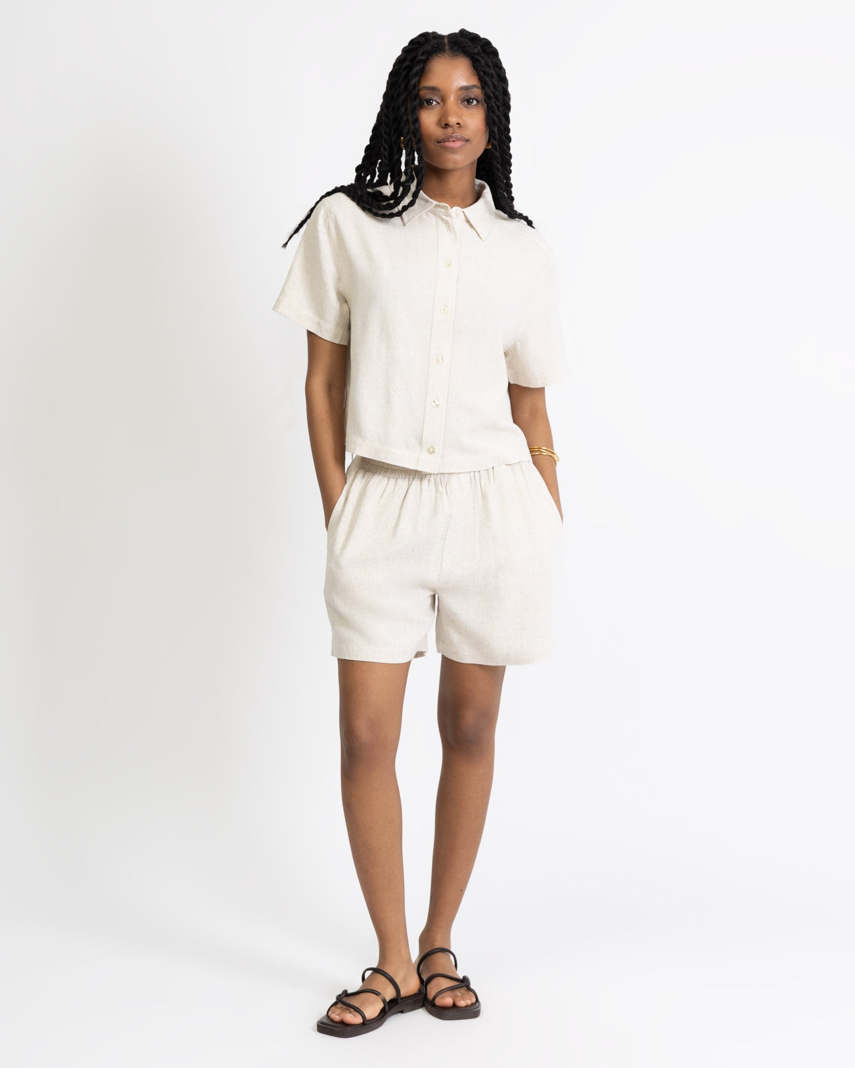 Kurze Shorts aus Leinen-Mix