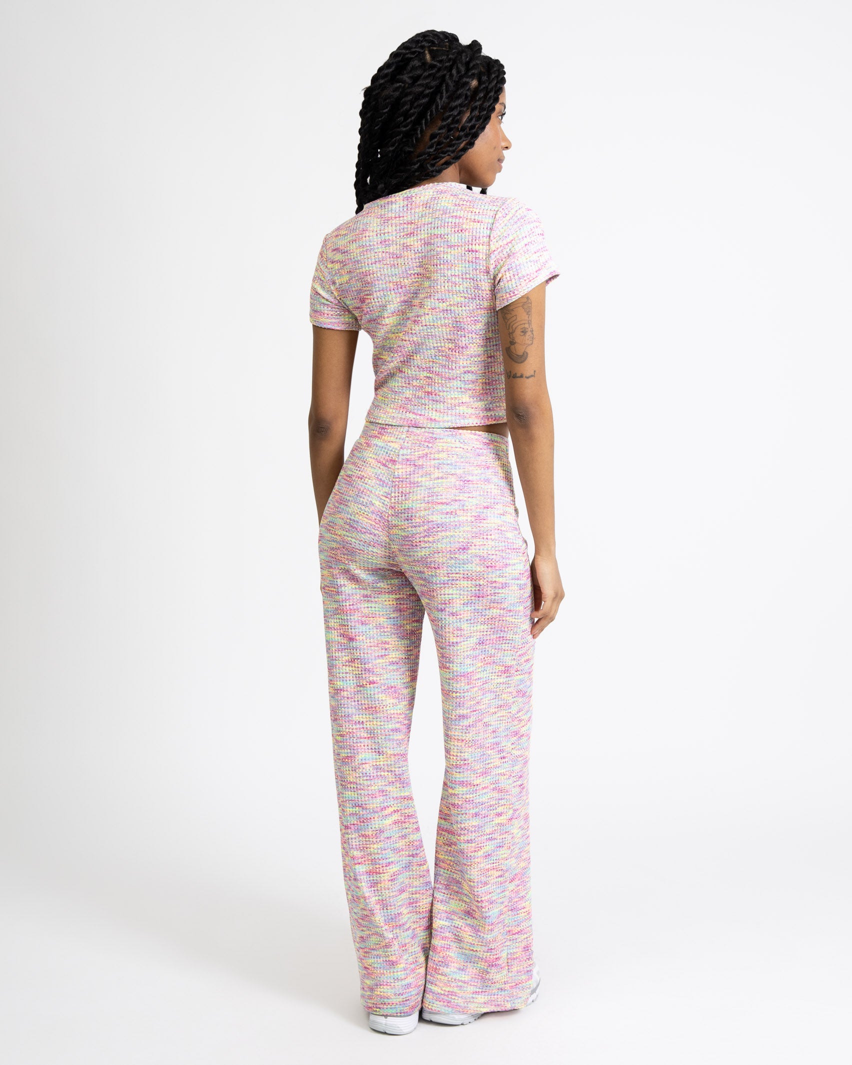 Bunte Hose mit Struktur