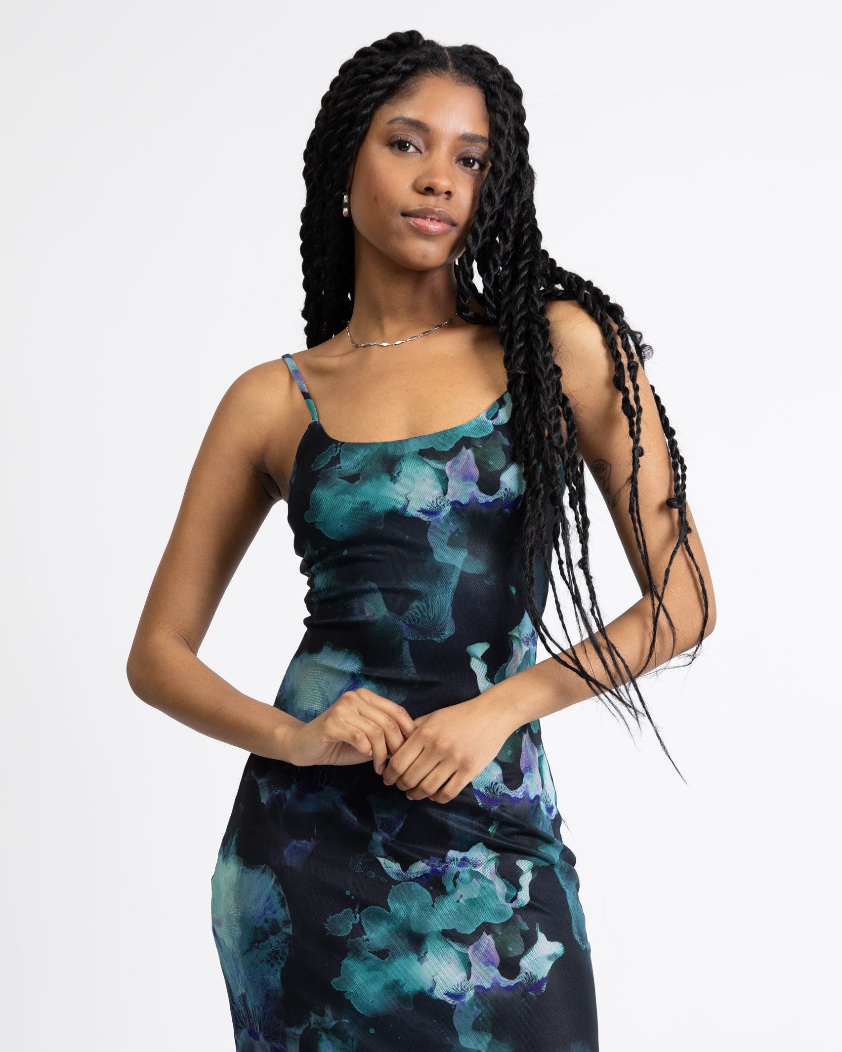 Maxikleid aus Mesh mit blauem Farbverlauf