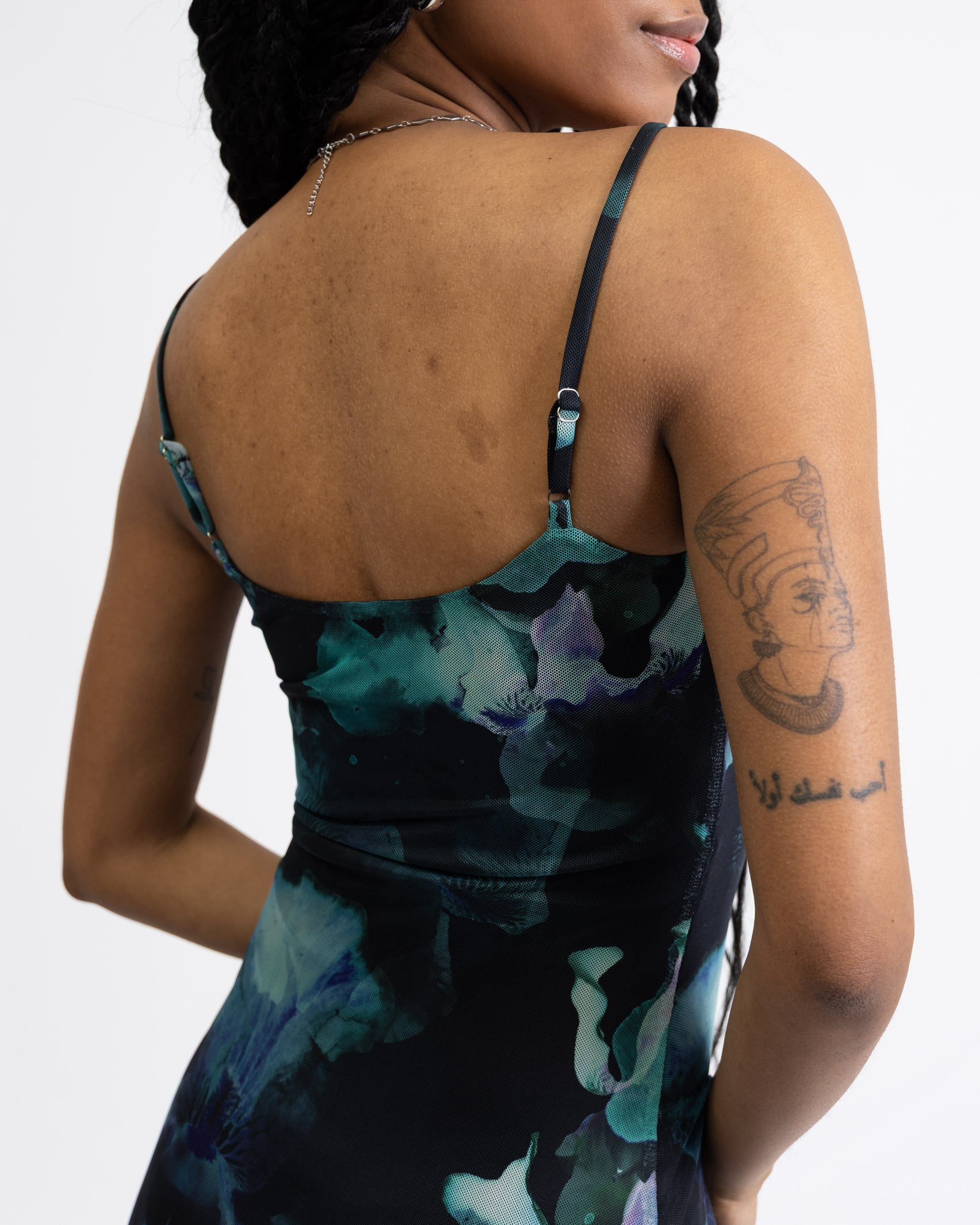 Maxikleid aus Mesh mit blauem Farbverlauf