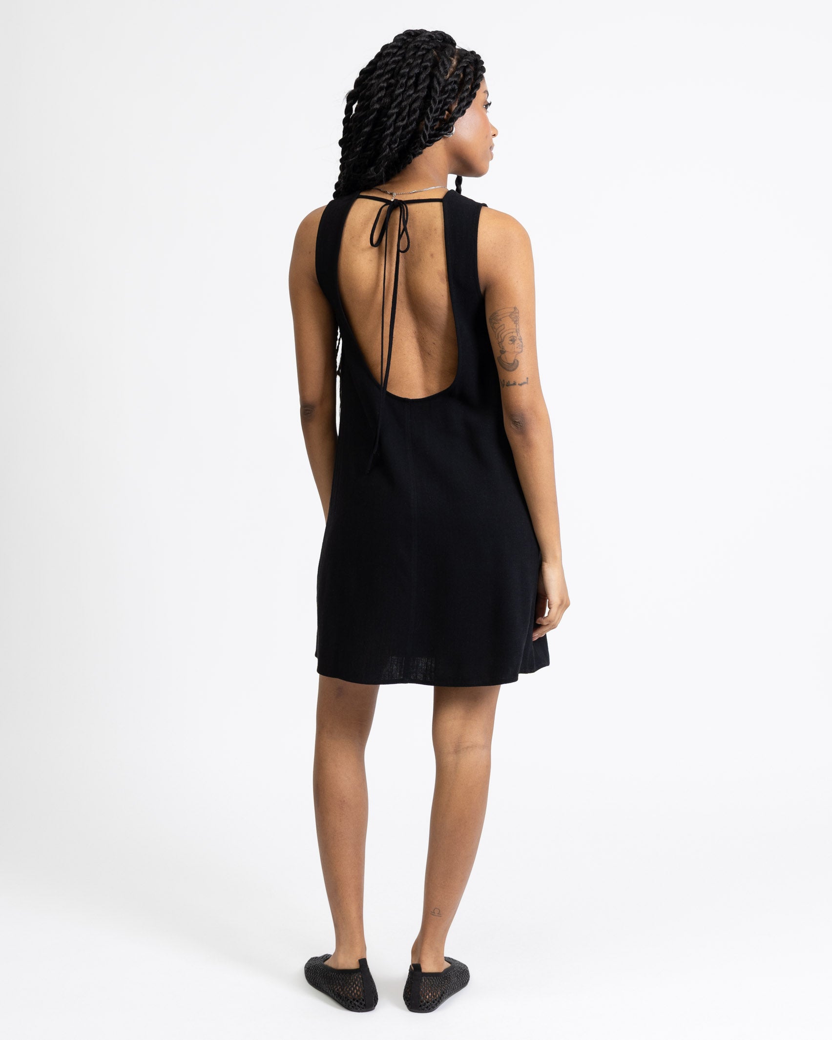 Rückenfreies Minikleid aus Leinen-Mix