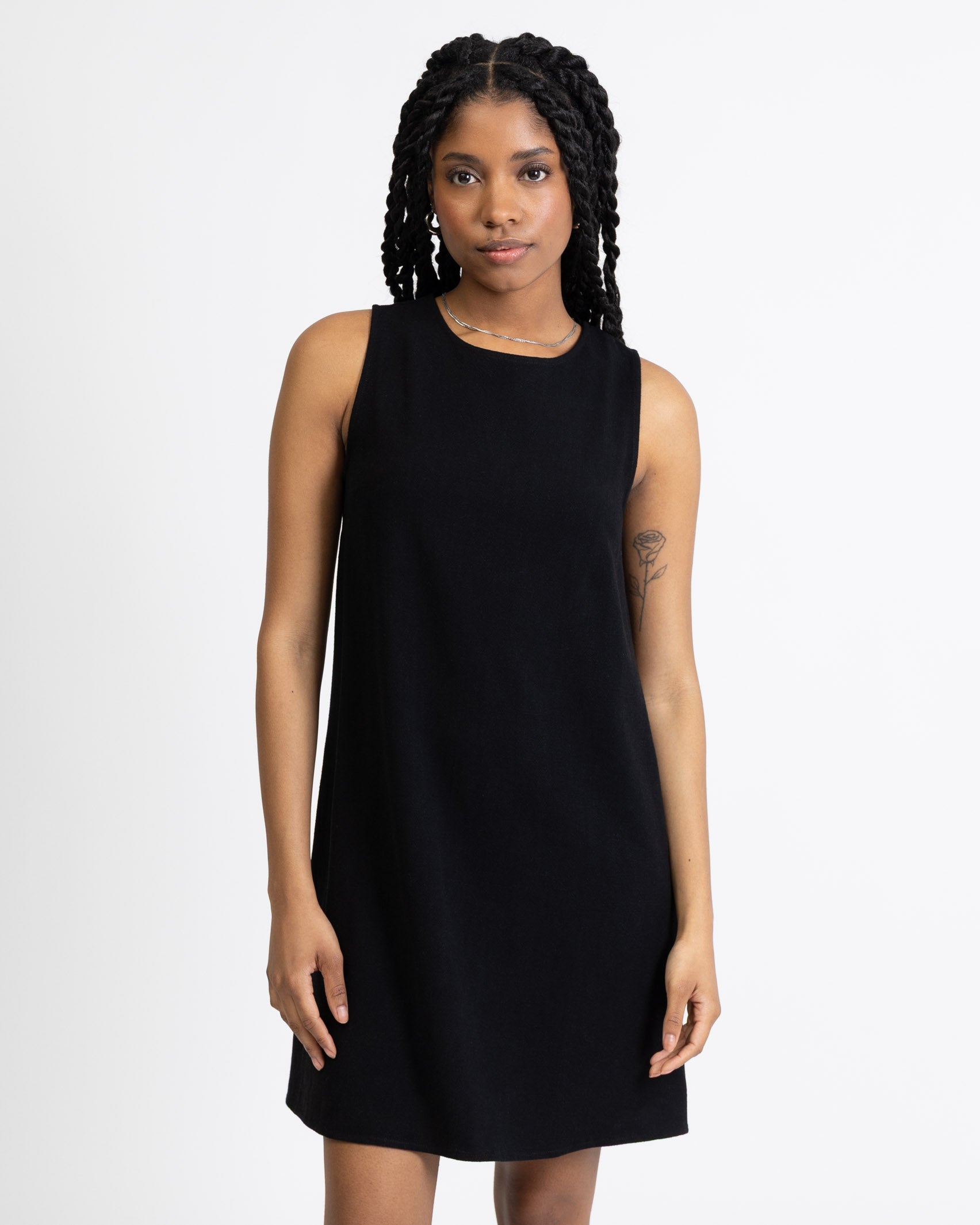 Rückenfreies Minikleid aus Leinen-Mix