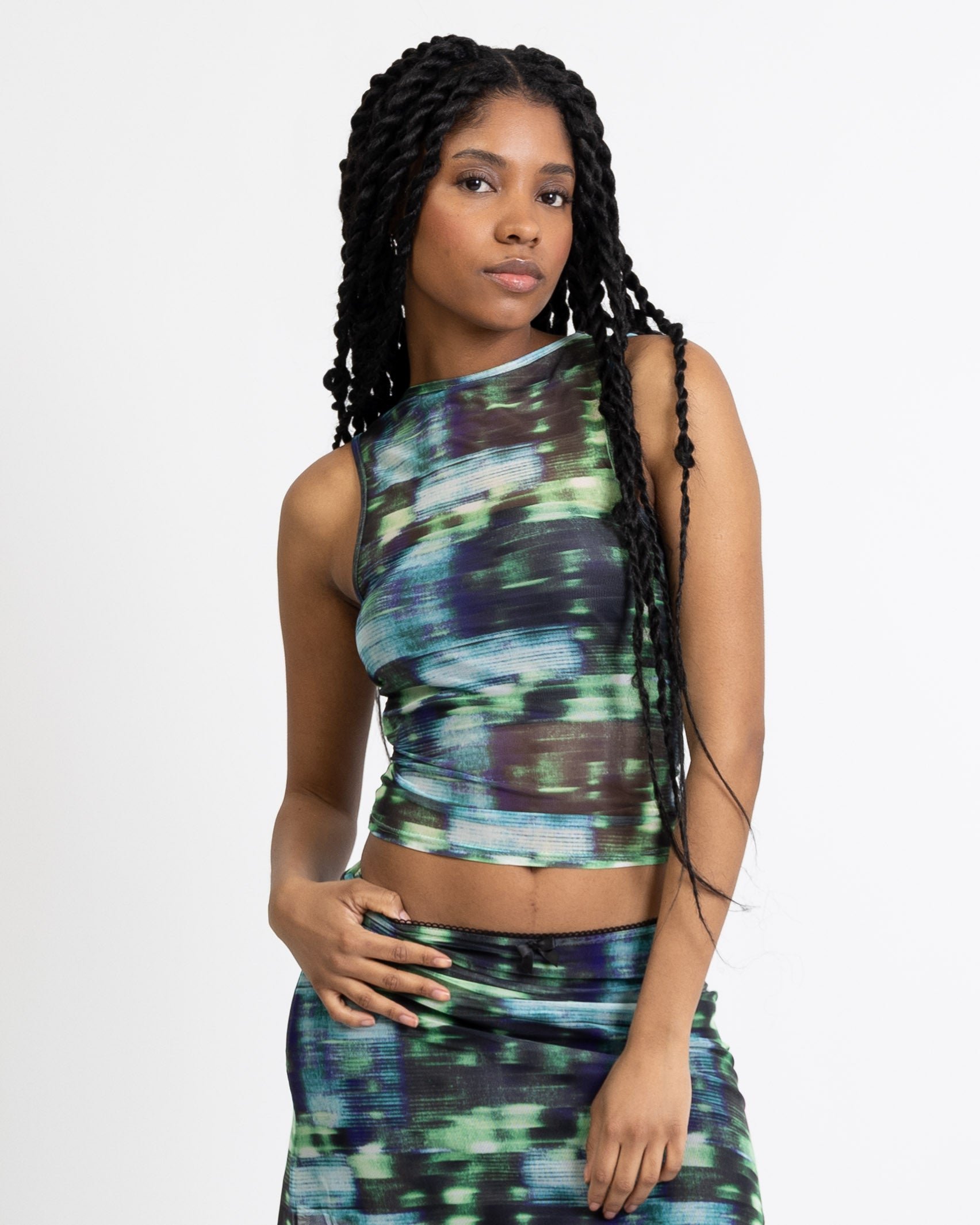 Grünes Mesh Top mit U-Boot Ausschnitt