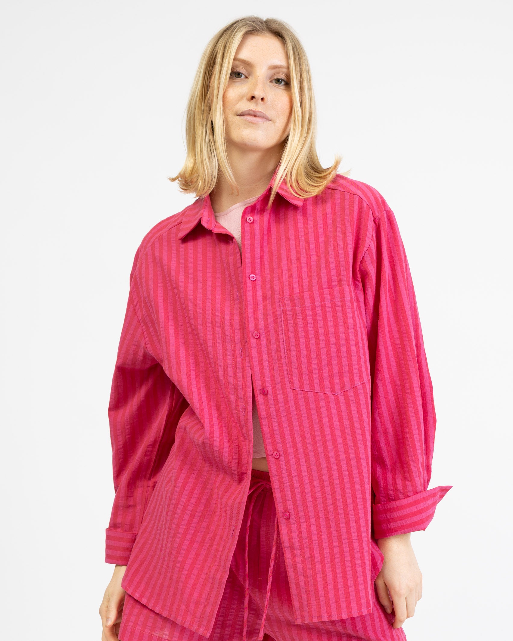 Farbenfrohe gestreifte Bluse