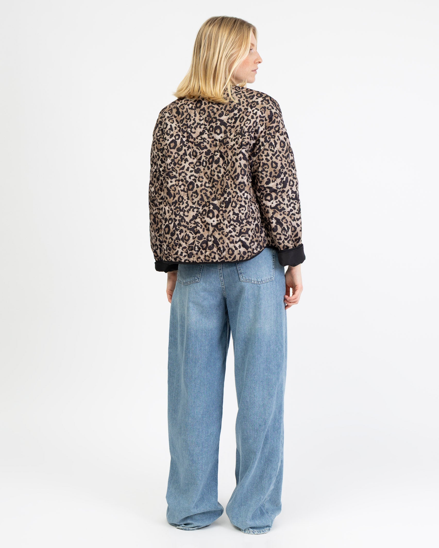 Gesteppte Jacke mit Leomuster