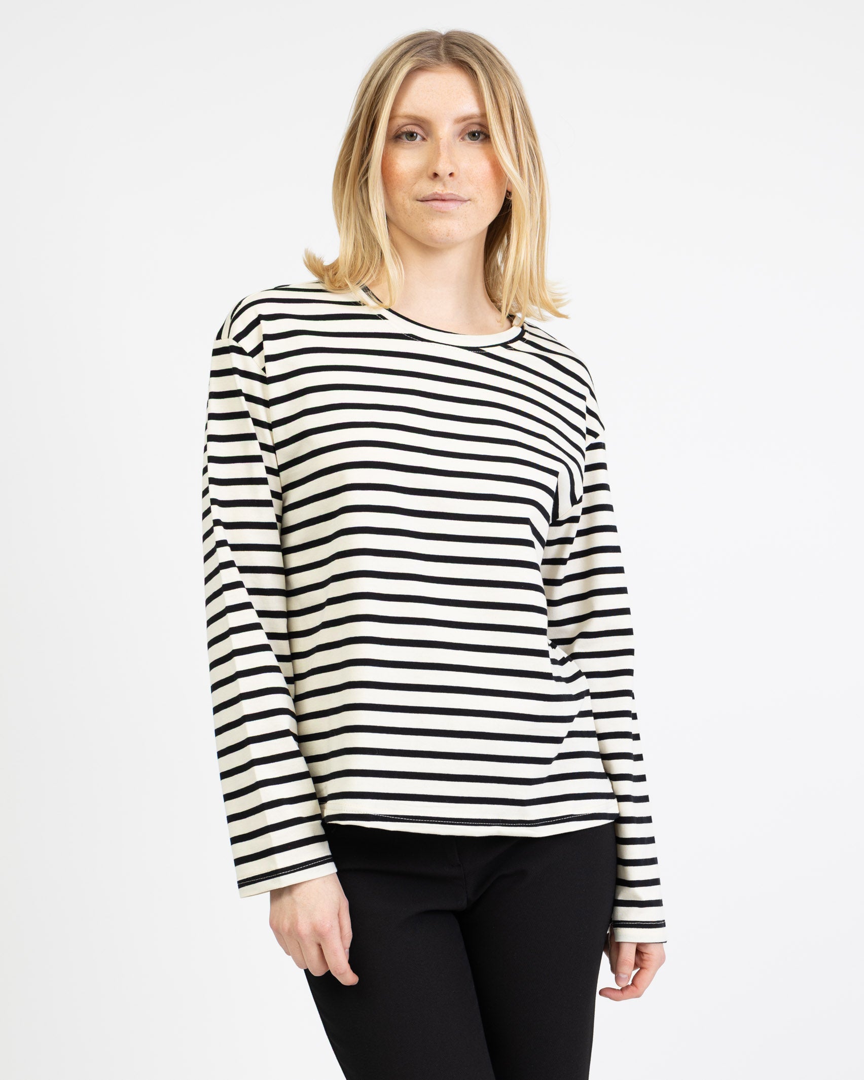 Gestreiftes, lockeres Langarmshirt