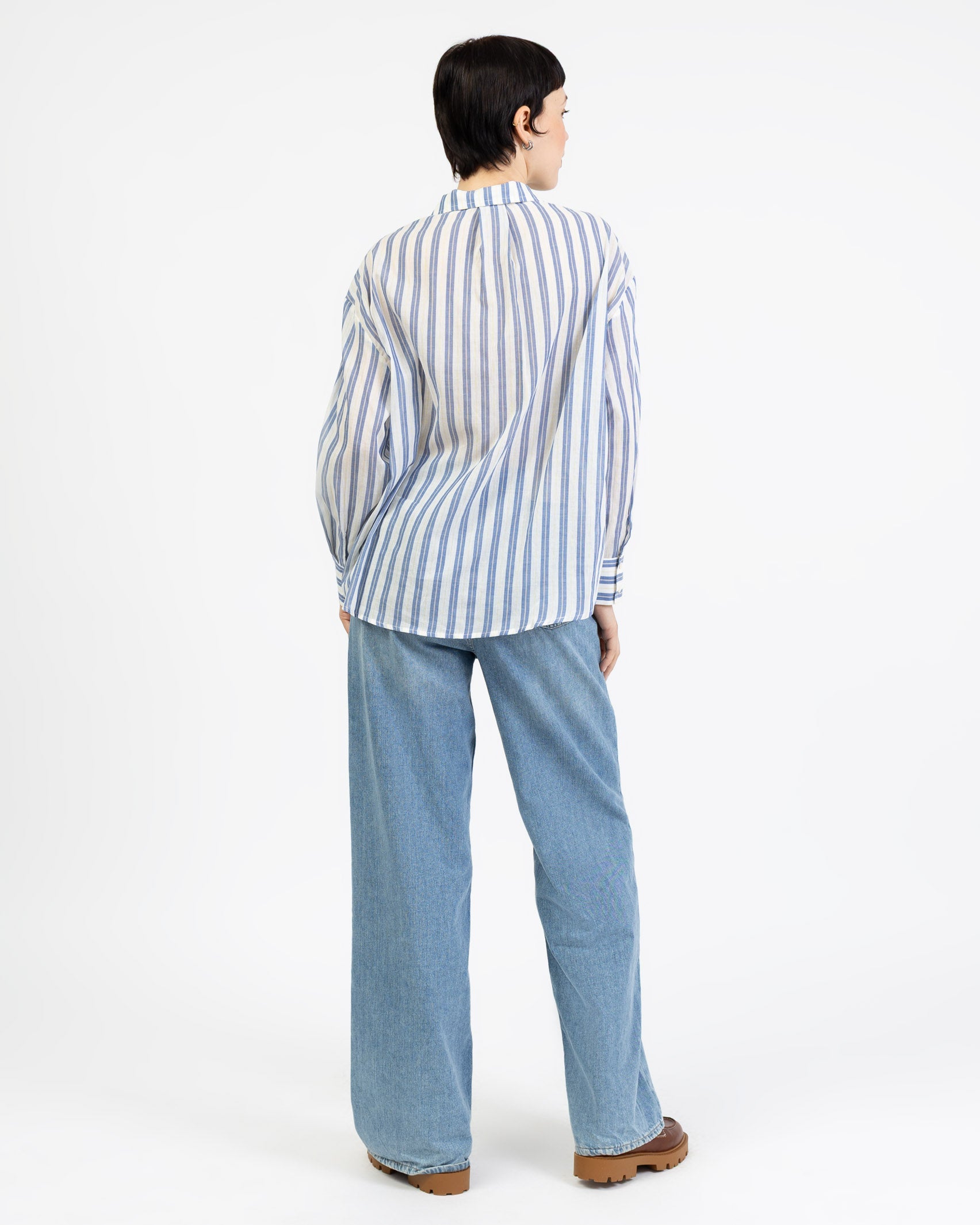 Leichte Bluse mit Streifen