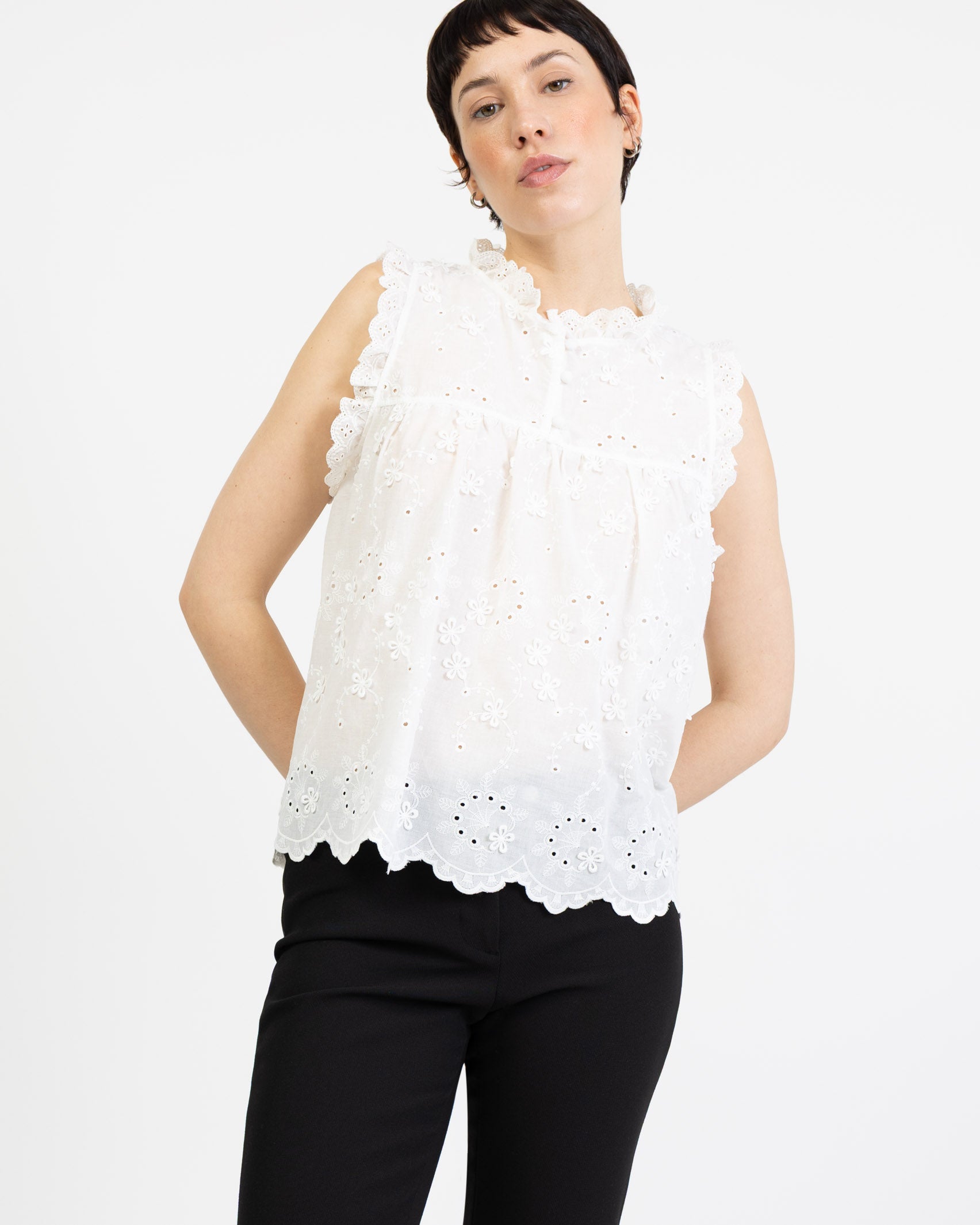 Bluse mit bestickten Blumendetails
