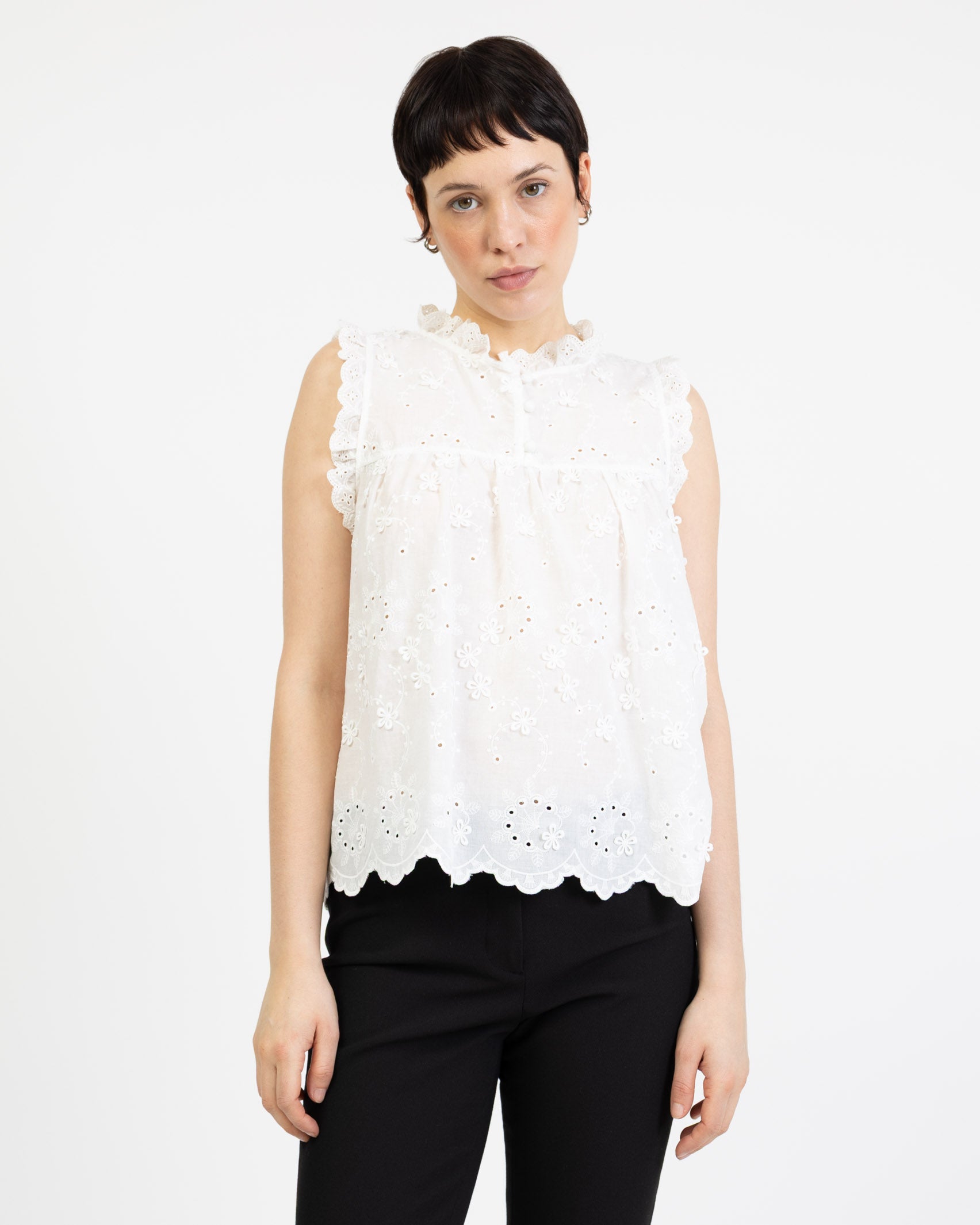 Bluse mit bestickten Blumendetails
