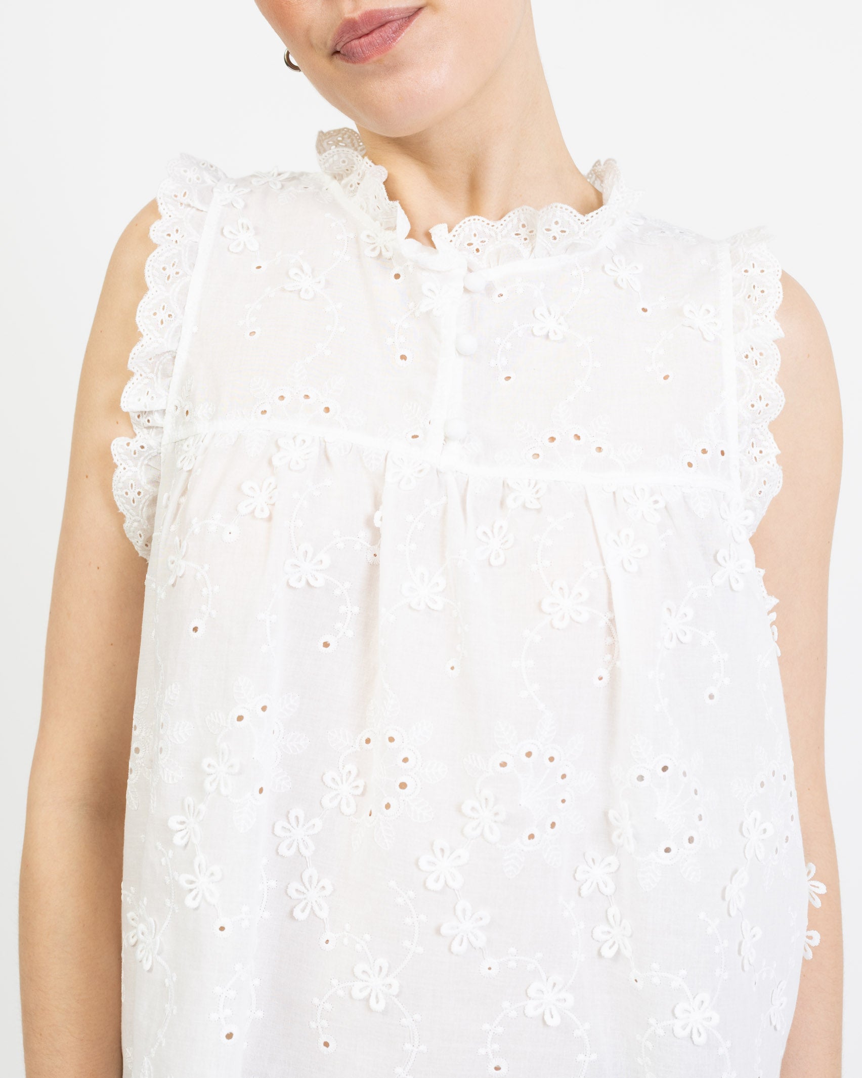 Bluse mit bestickten Blumendetails