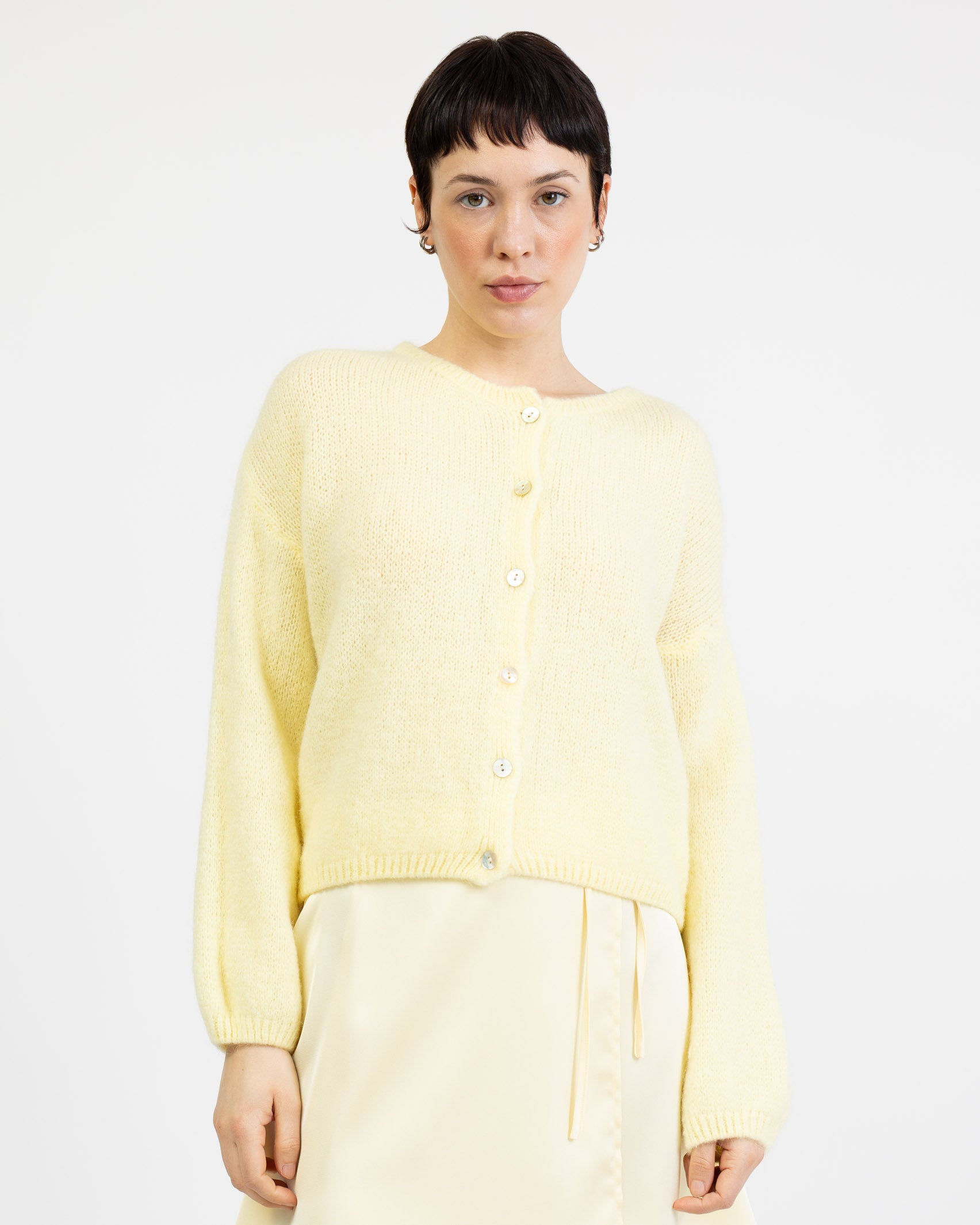 Weiche einfarbige Strickjacke