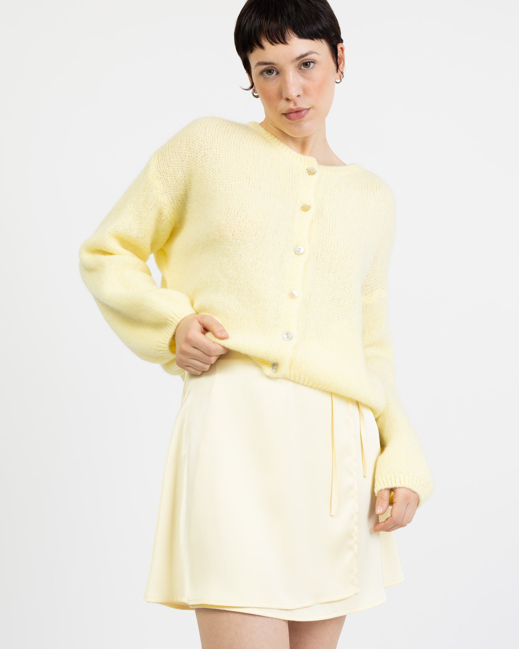 Weiche einfarbige Strickjacke