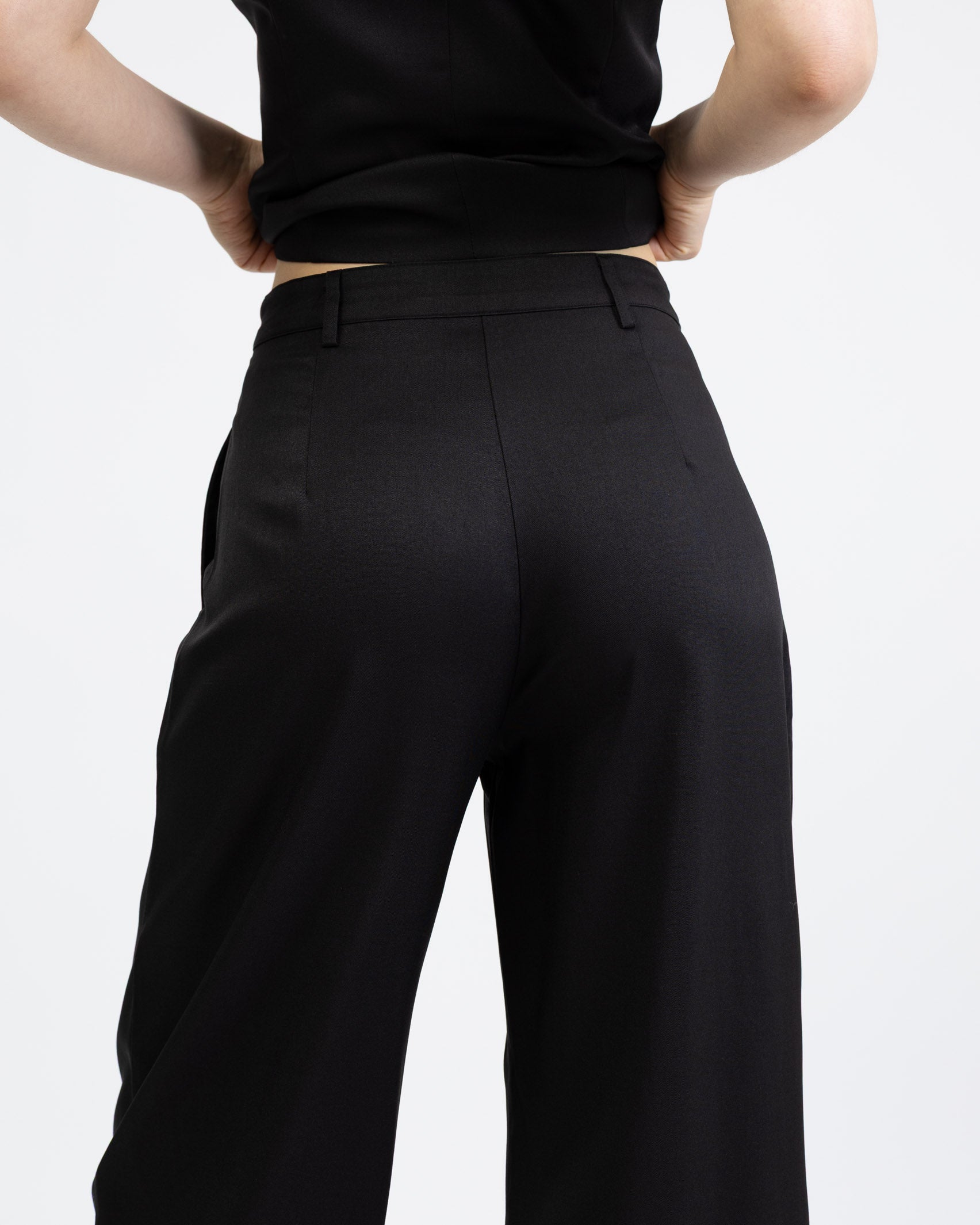 Leichte Bundfaltenhose