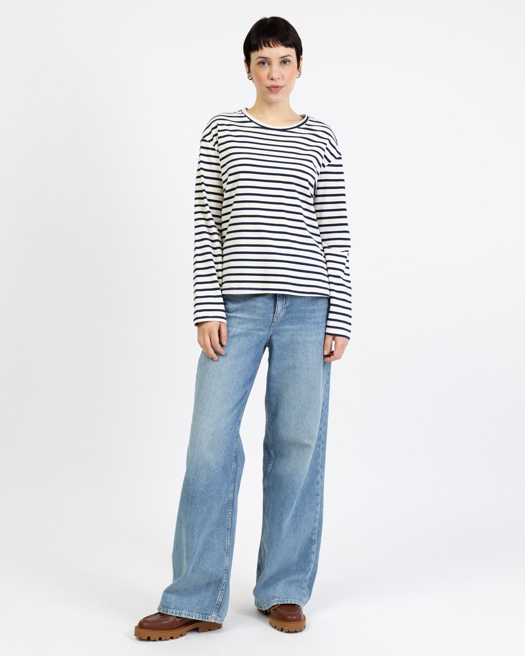 Gestreiftes, lockeres Langarmshirt