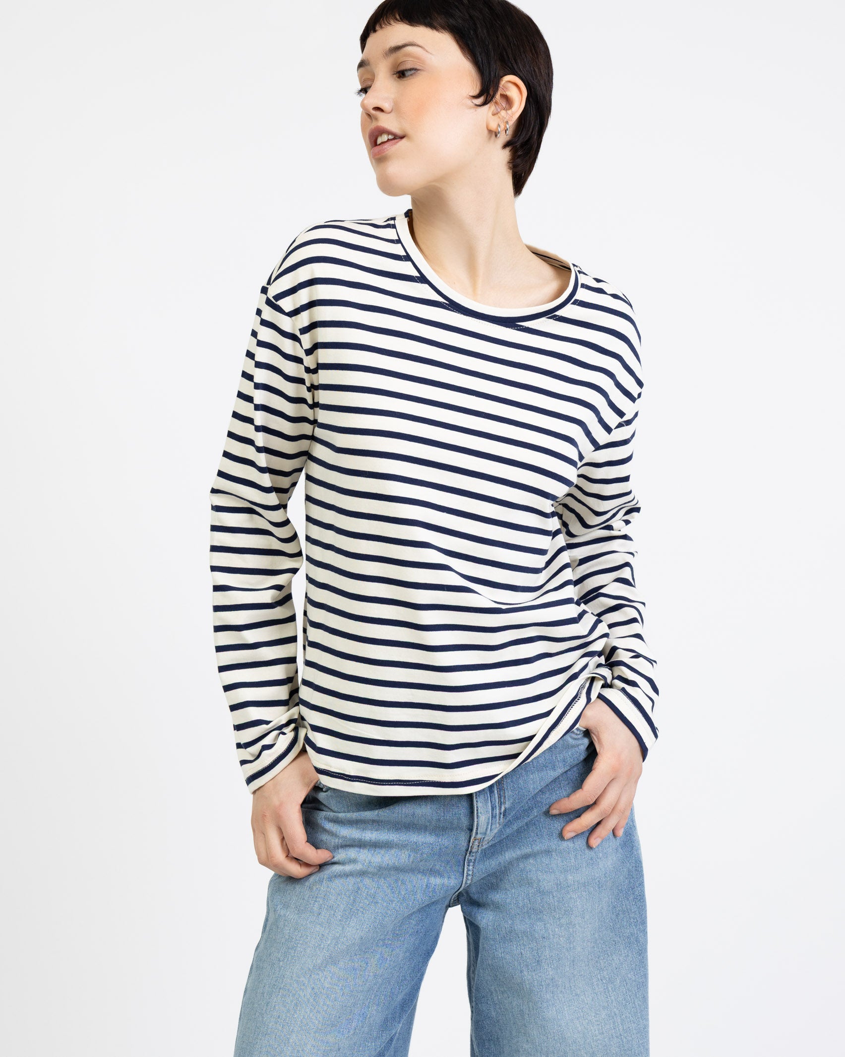 Gestreiftes, lockeres Langarmshirt