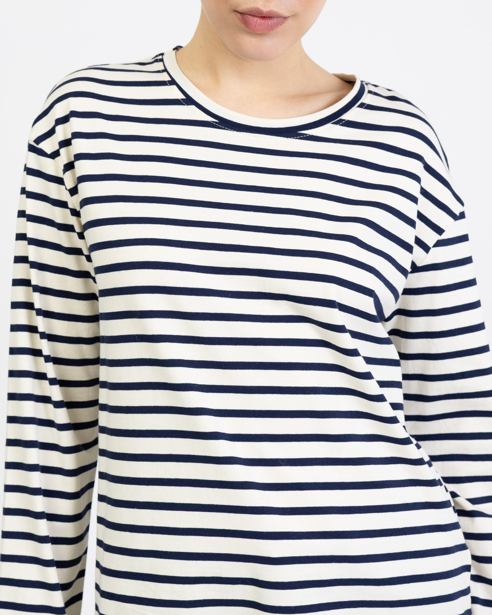 Gestreiftes, lockeres Langarmshirt