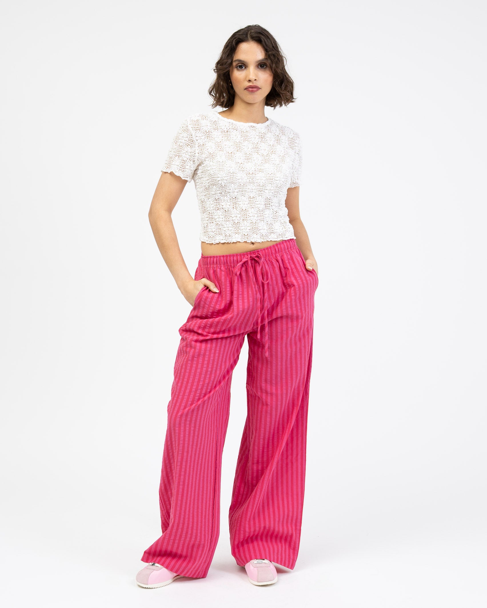 Farbenfrohe gestreifte Hose