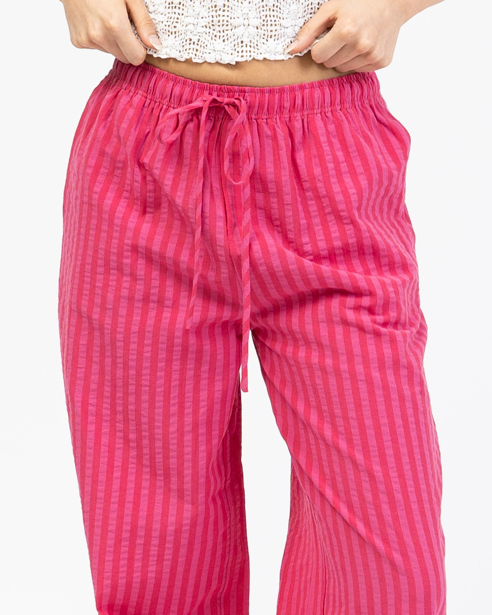 Farbenfrohe gestreifte Hose