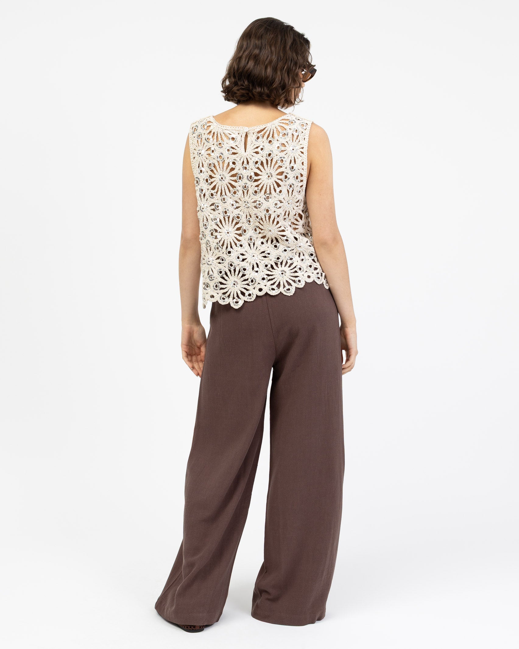 Häkeltop mit Paillettenverzierungen