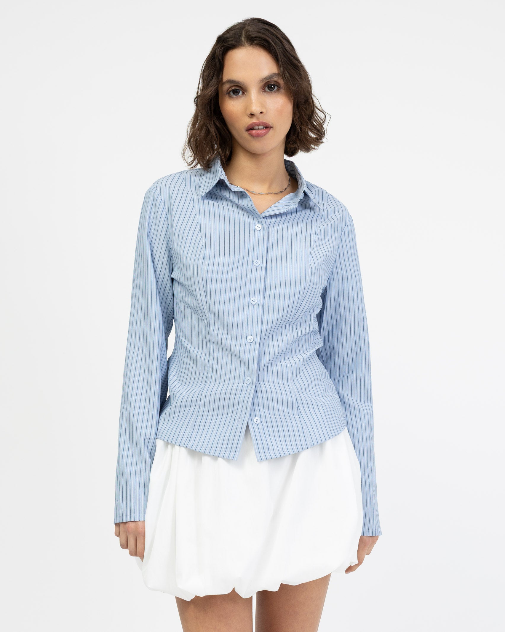 Gestreifte taillierte Langarmbluse