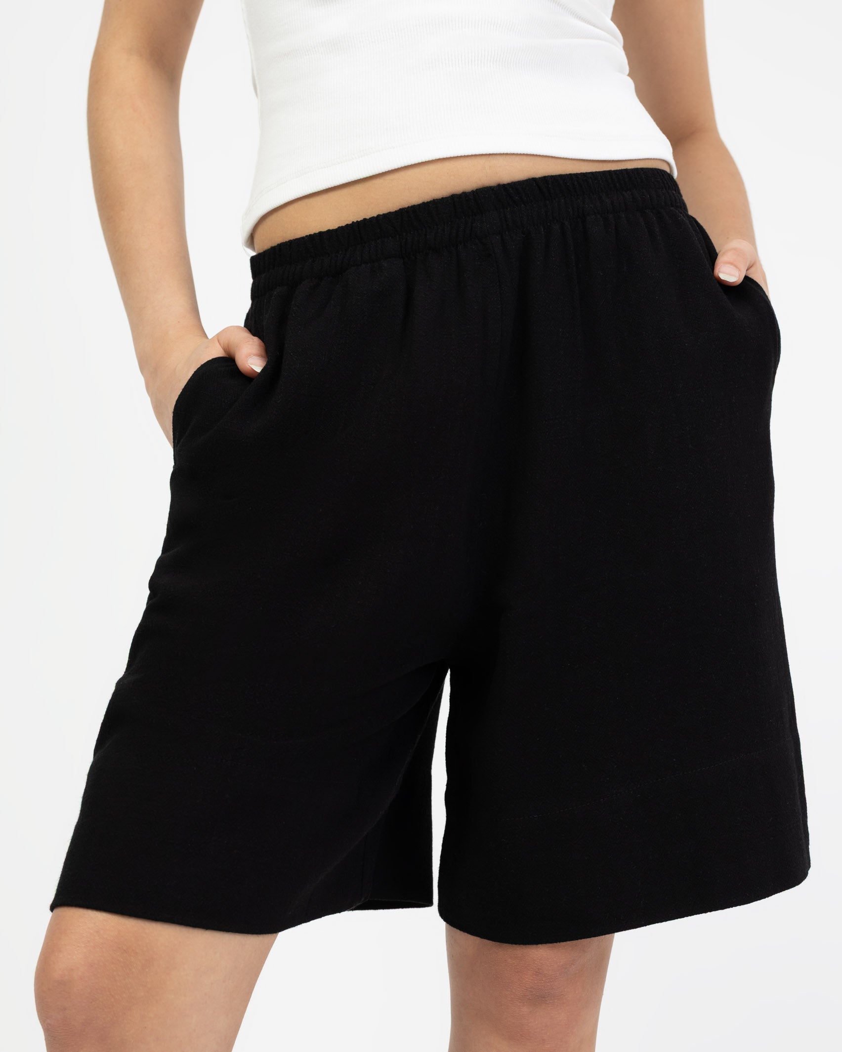Bermuda Shorts aus Leinen-Mix