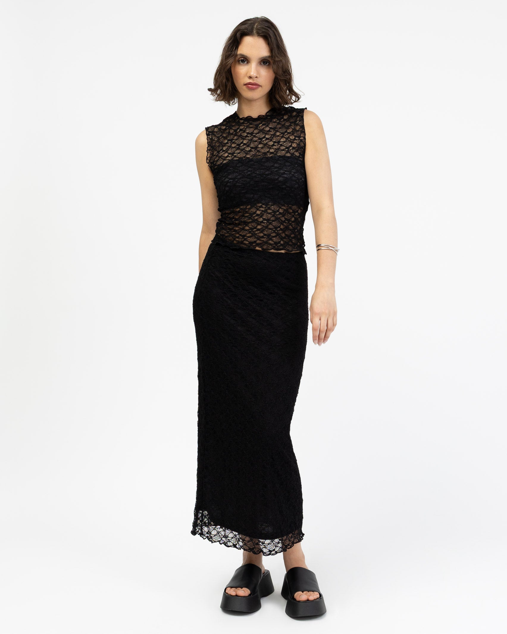 Spitzenrock mit Blumenstruktur