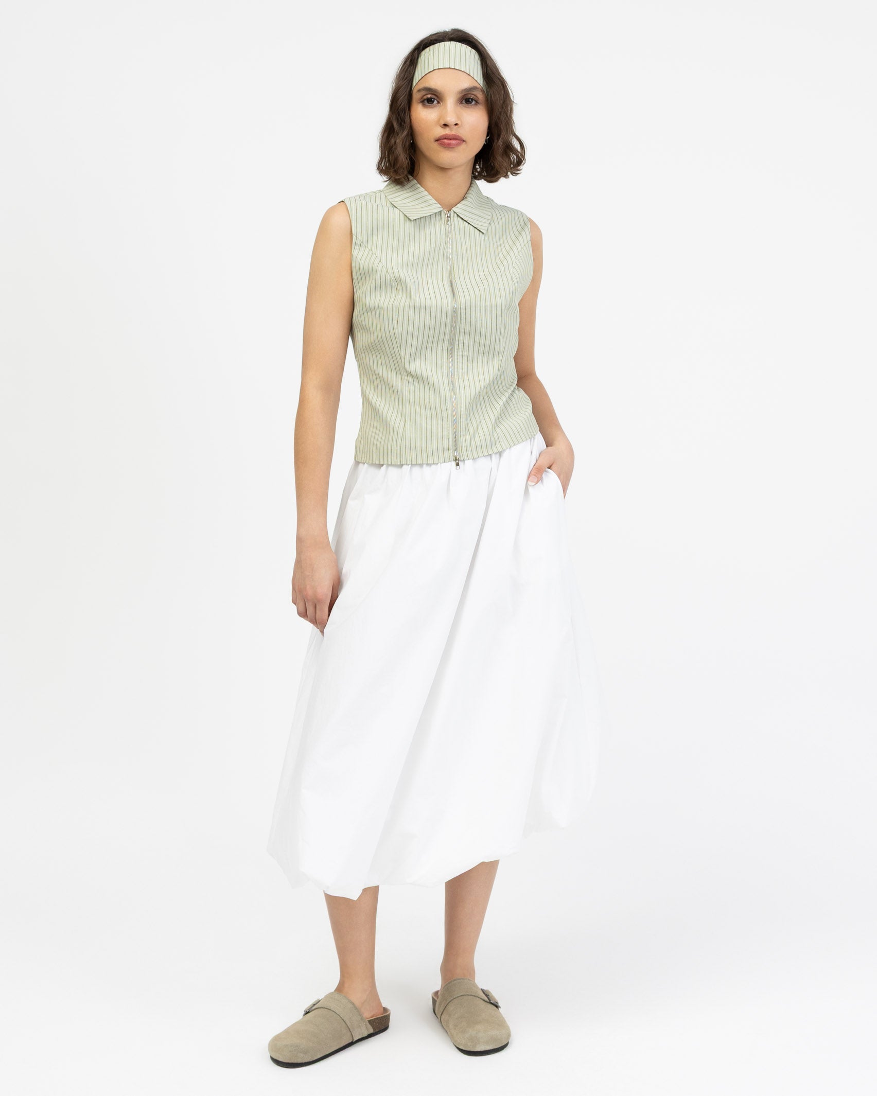 Gestreifte Kurzarmbluse mit Reißverschluss