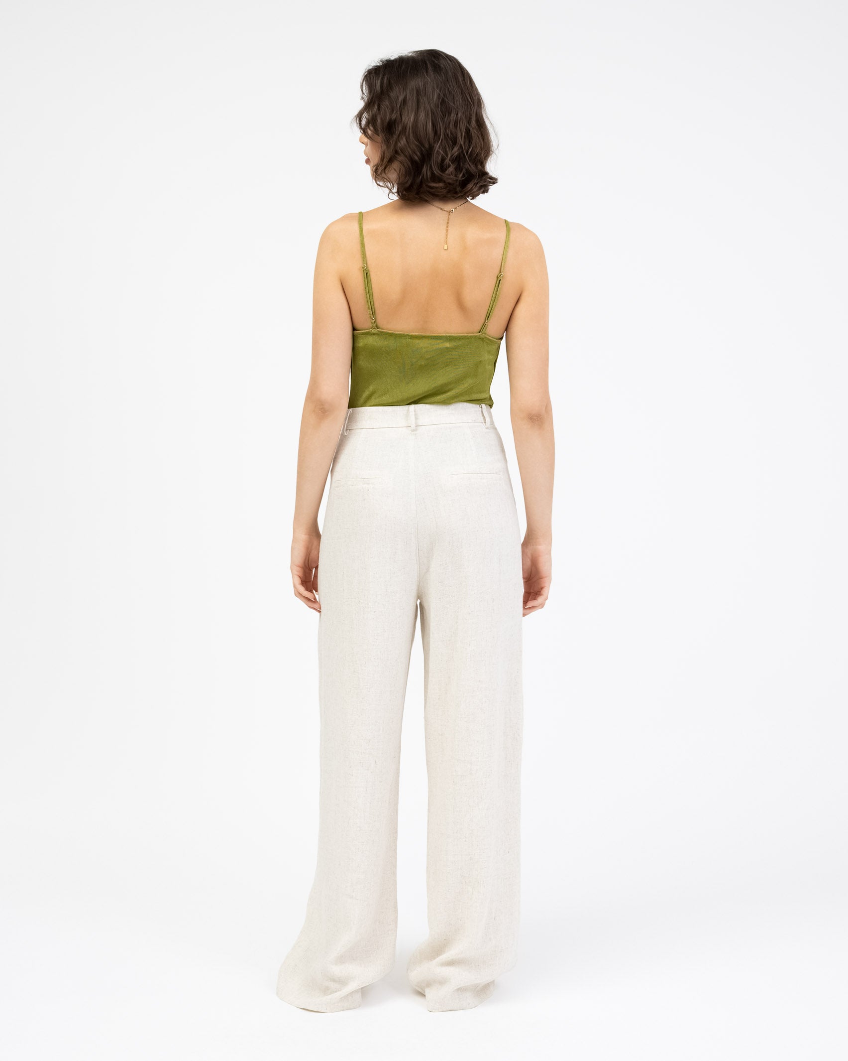 Schimmernder Trägerbody mit Wasserfallausschnitt