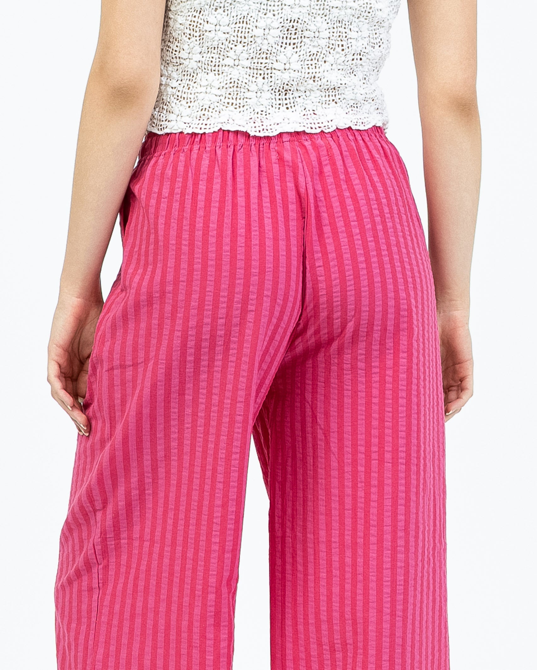 Farbenfrohe gestreifte Hose