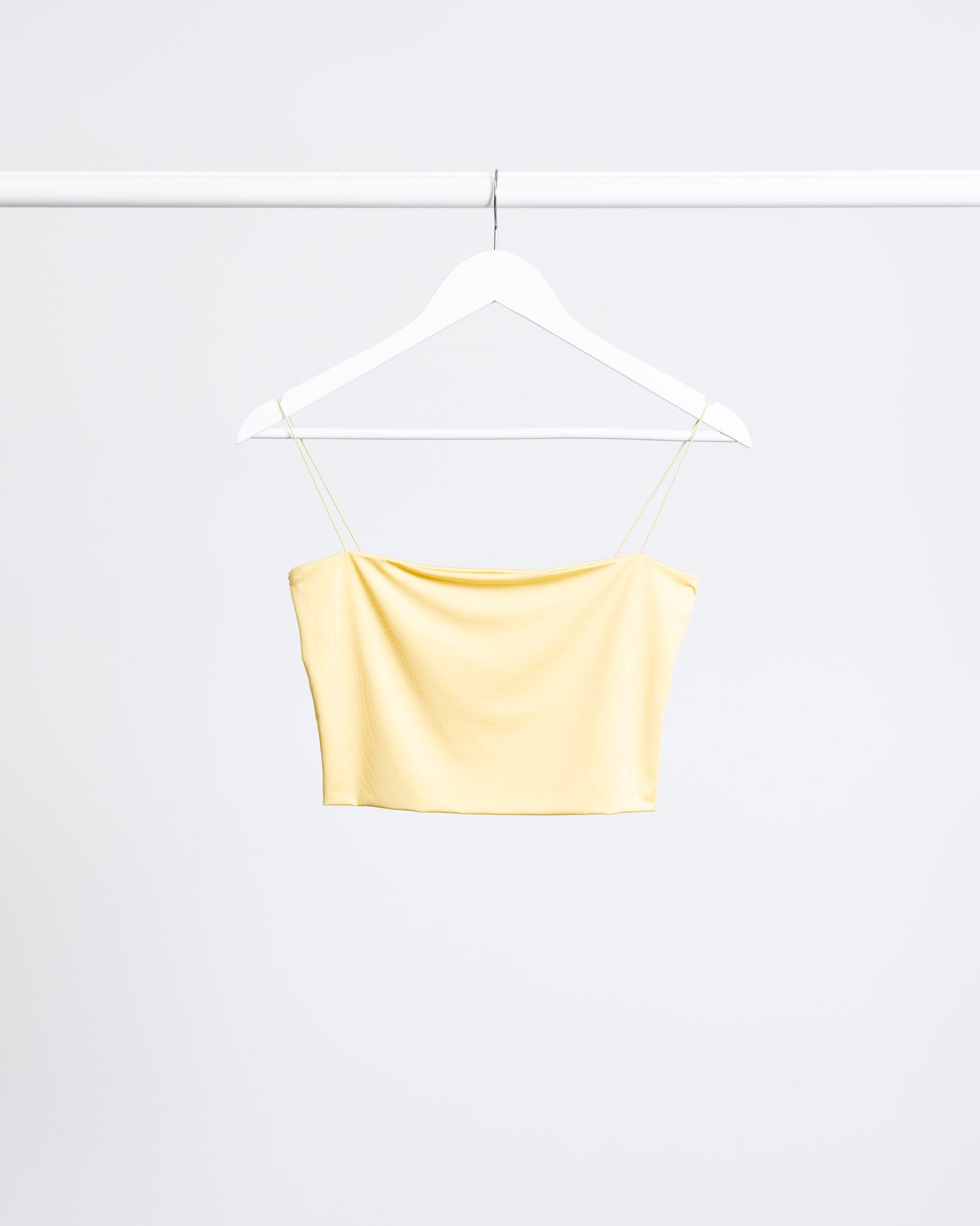 Crop Top mit dünnen Spaghettiträgern gelb