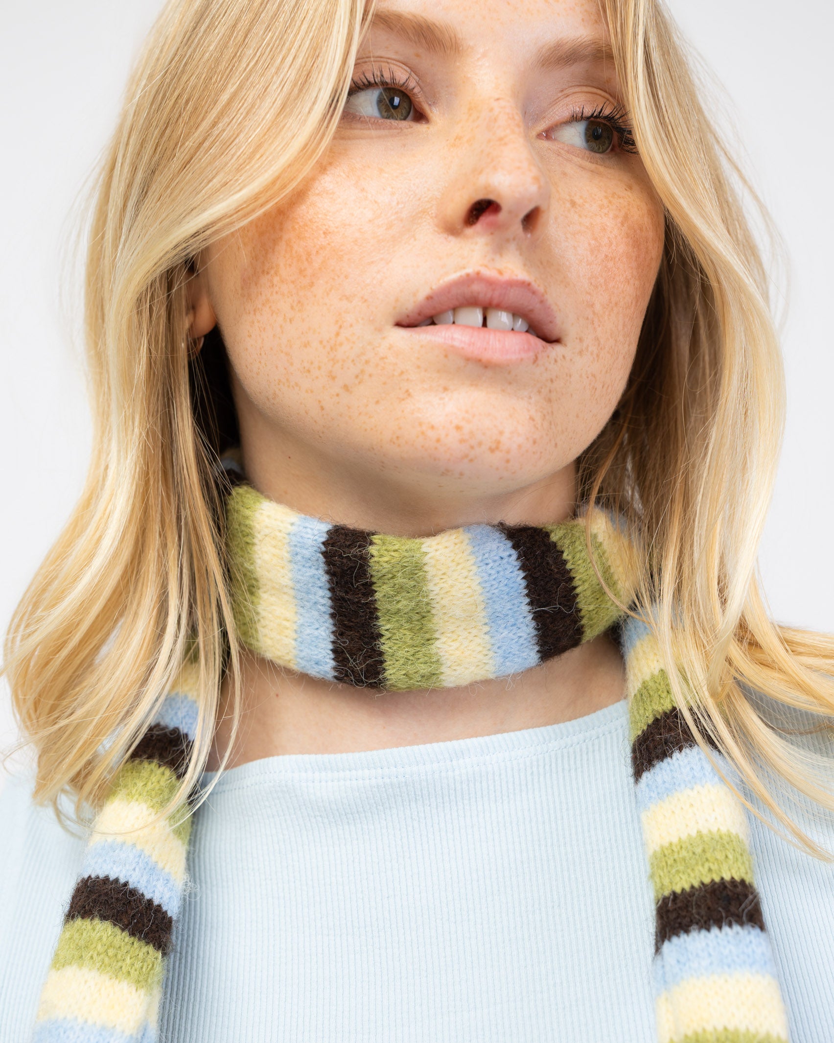 Dünner Schal gestreift Deatilaifnahme