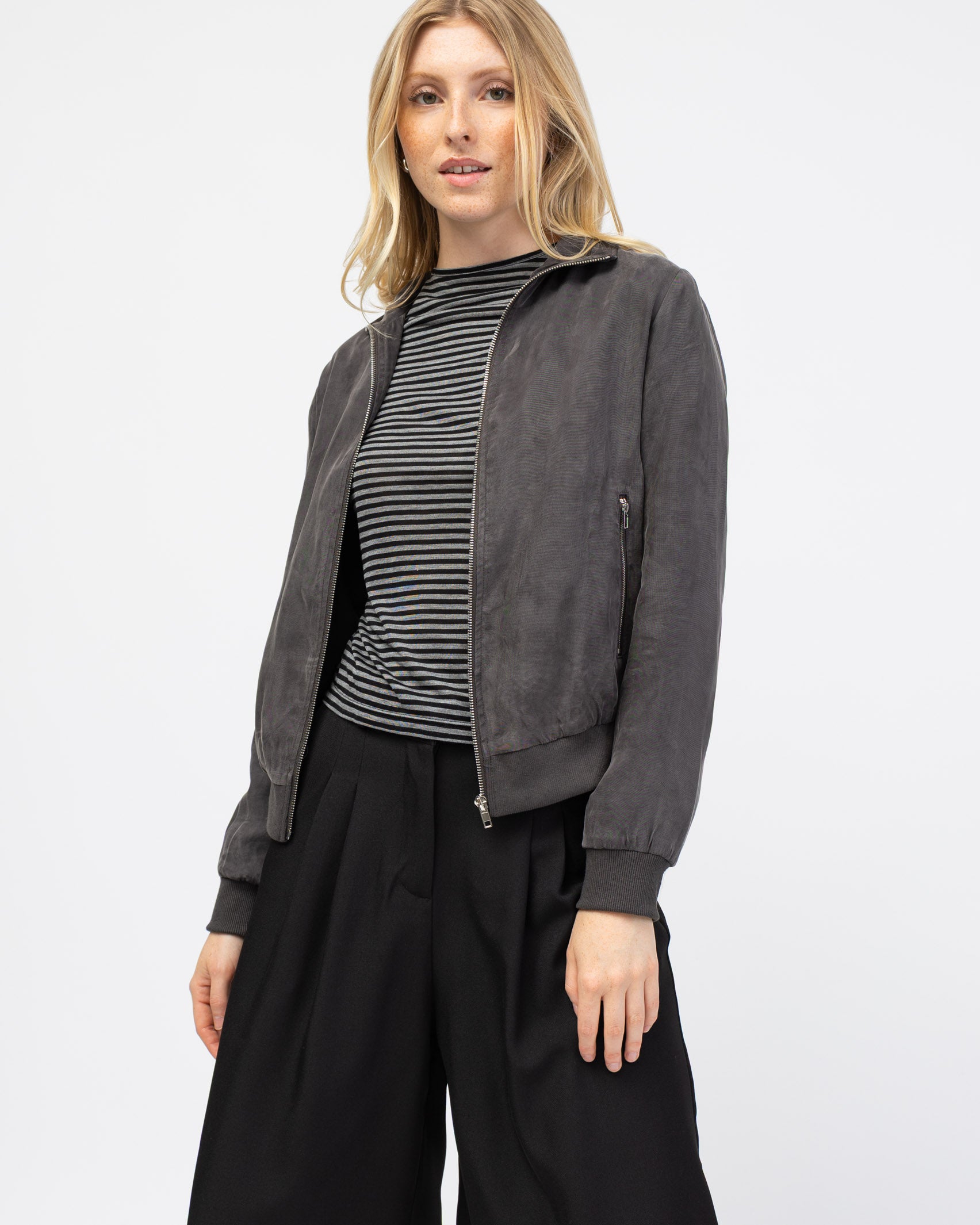 Dünne Bomberjacke mit Stehkragen