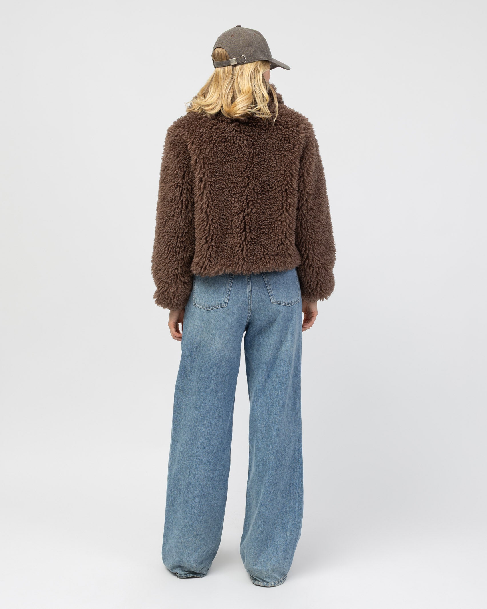 Weiche Jacke mit Reißverschluss von hinten