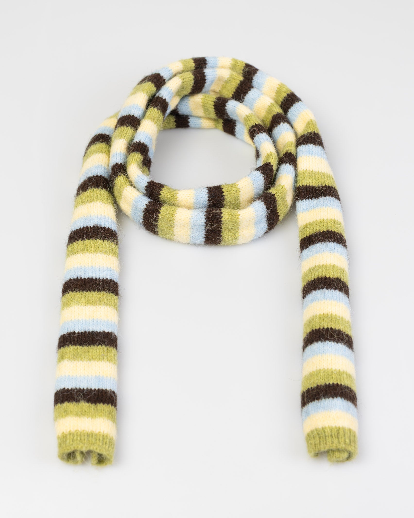 Gesteifter Schal als Produktbild