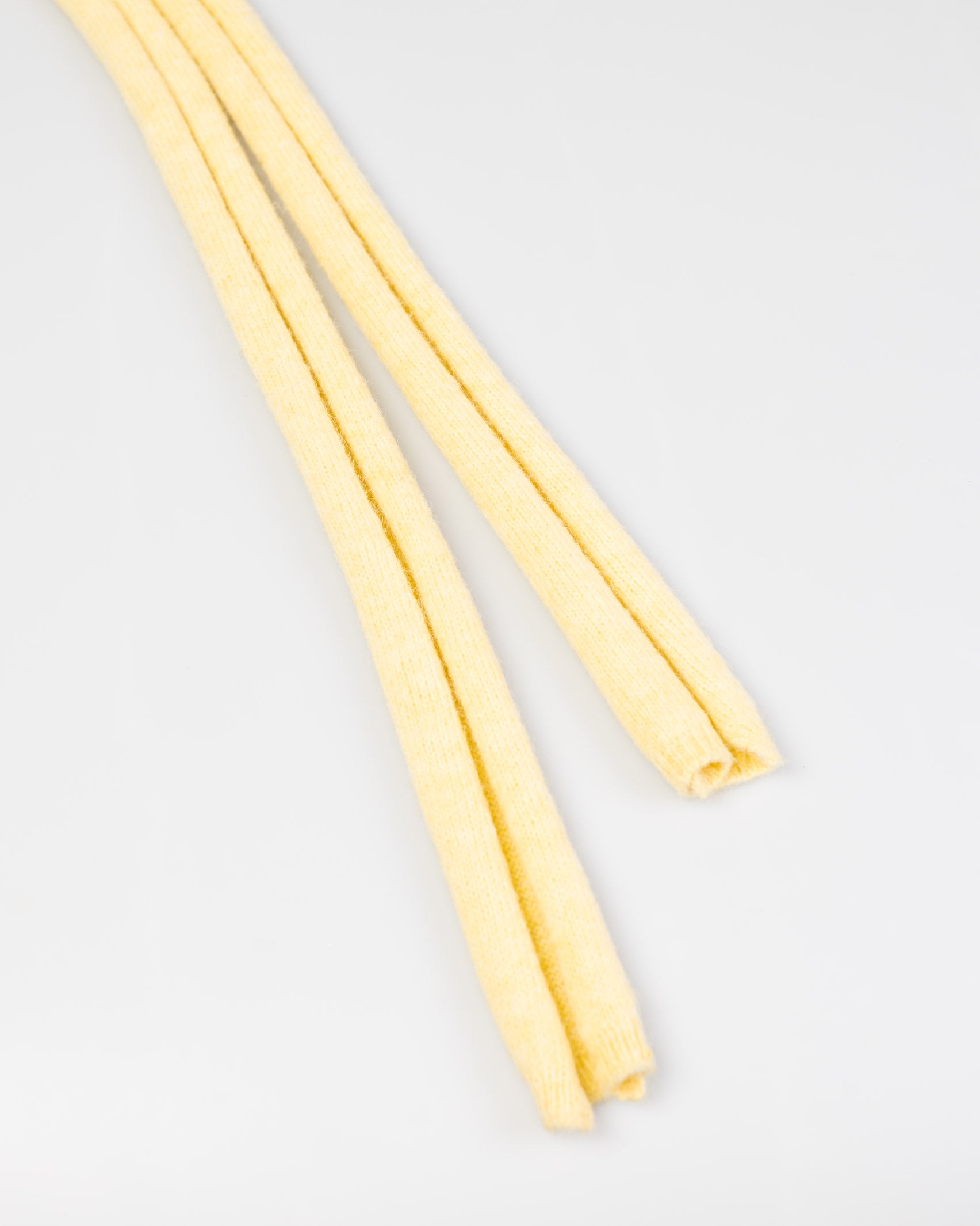 Einfarbiger Schal im Detail