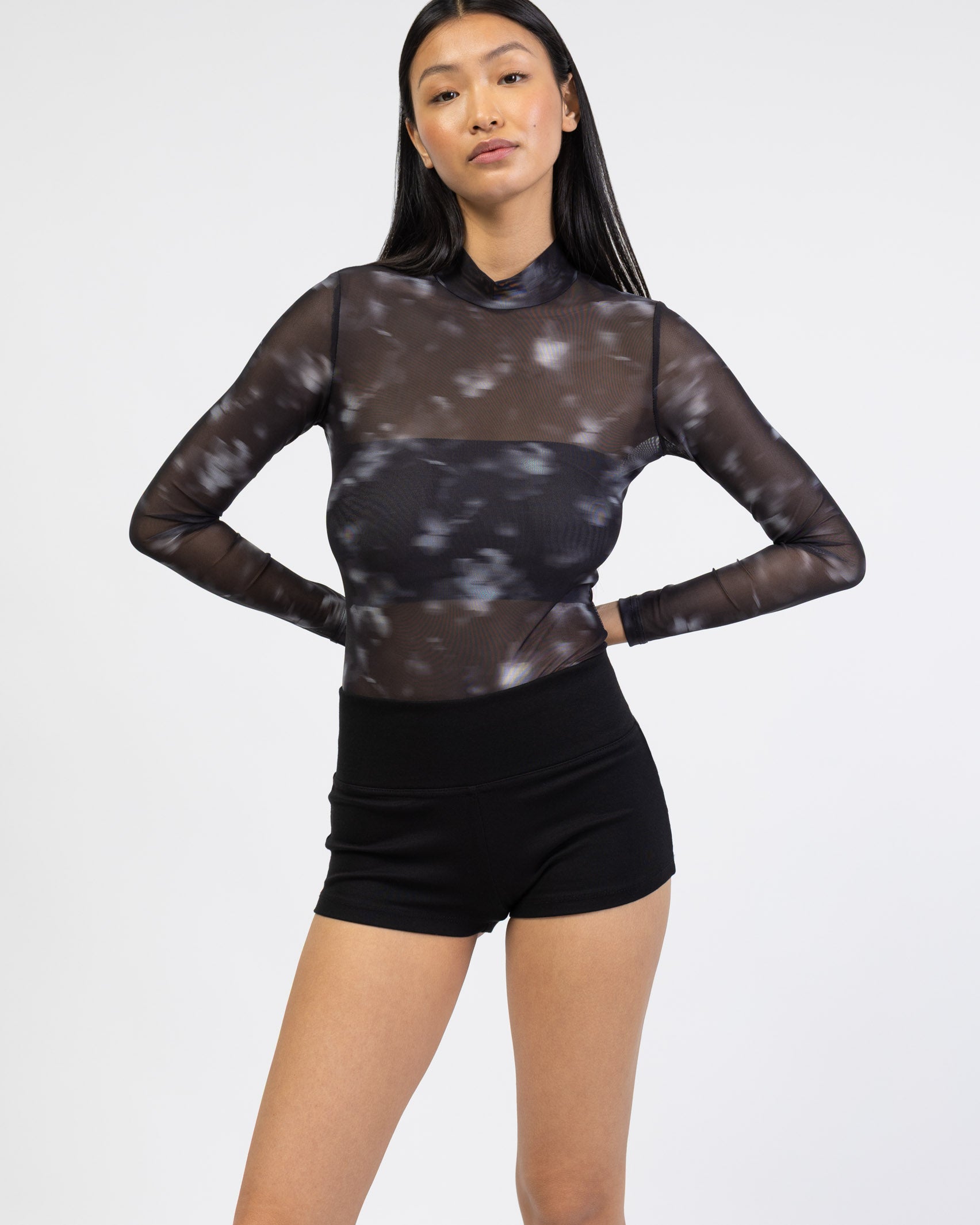 Langarm Mesh Body mit abstrakten Muster von vorne