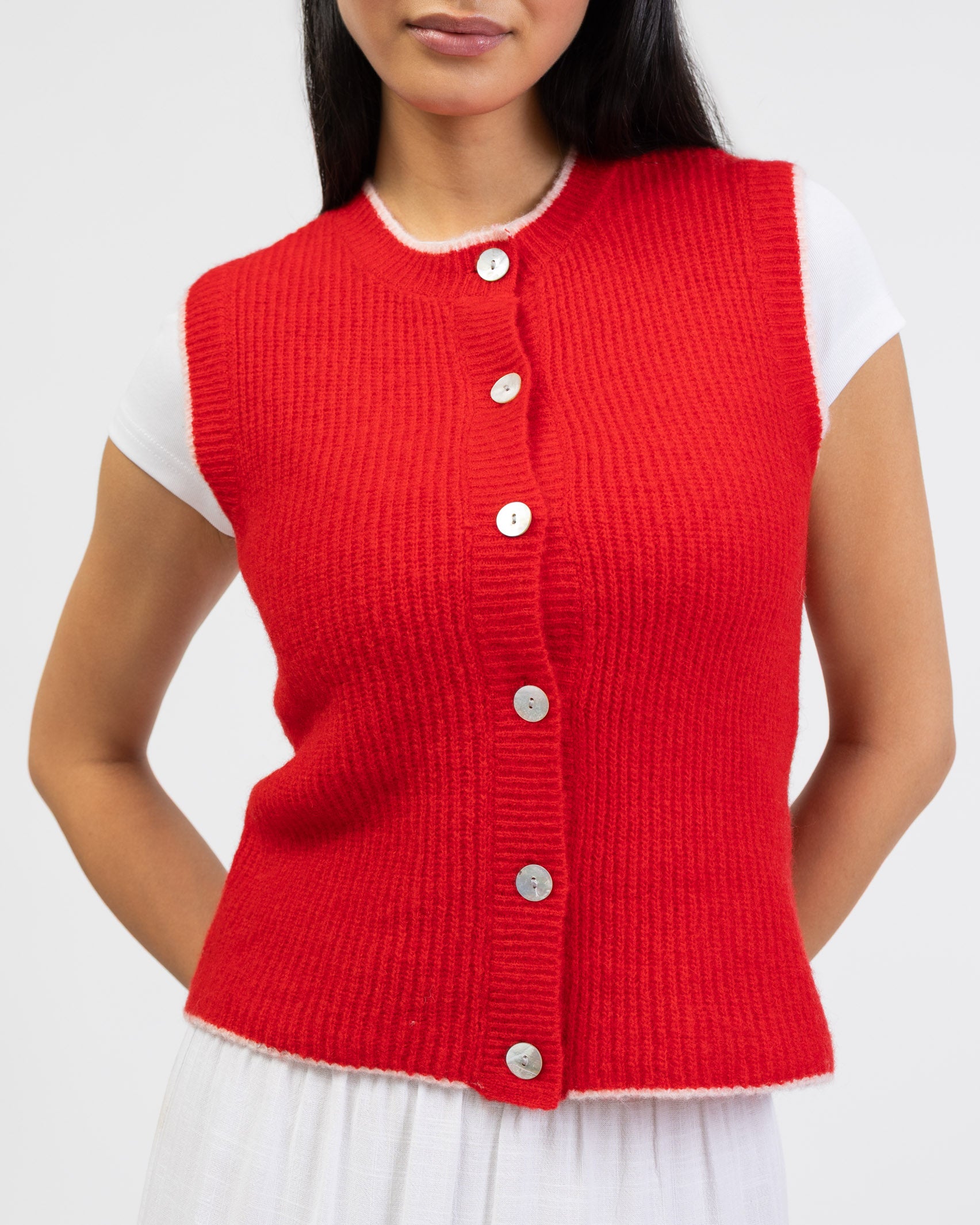 Strickpullunder mit Kontrastnaht im Detail