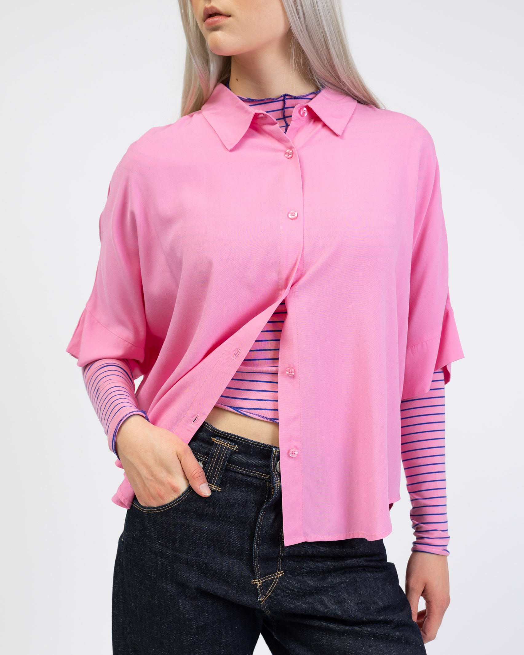 Weite Kurzarm Bluse in Detail